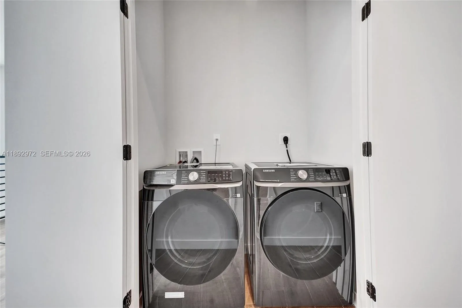 FULL SIZE LAUNDRY SAME FLOOR AS PRIMARY.