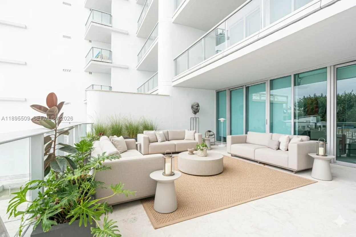 2627 S Bayshore Dr 504, Miami, Florida 33133, Miami, Florida 33133, 3 Bedrooms Bedrooms, ,3 BathroomsBathrooms,Residential Lease,For Rent,2627 S Bayshore Dr 504, Miami, Florida 33133,A11895509