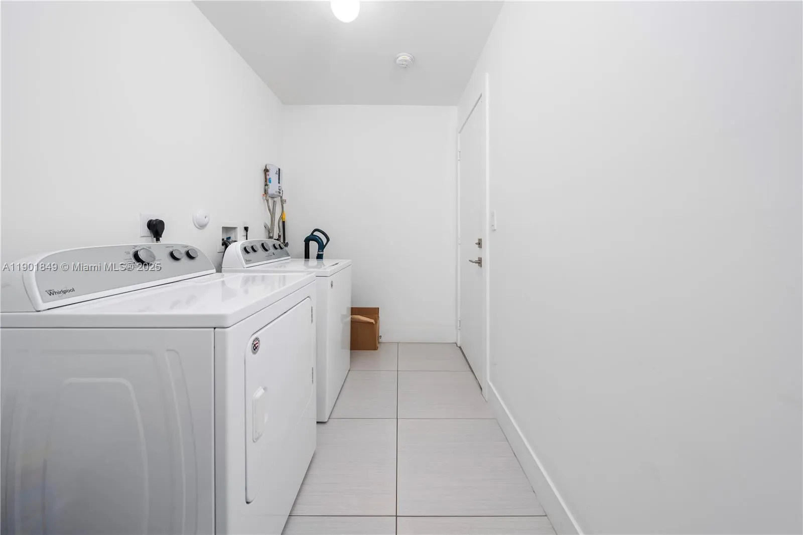 9153 Nw 33rd St, Doral, Florida 33172, Doral, Florida 33172, 4 Bedrooms Bedrooms, ,3 BathroomsBathrooms,Residential,For Sale,9153 Nw 33rd St, Doral, Florida 33172,A11901849