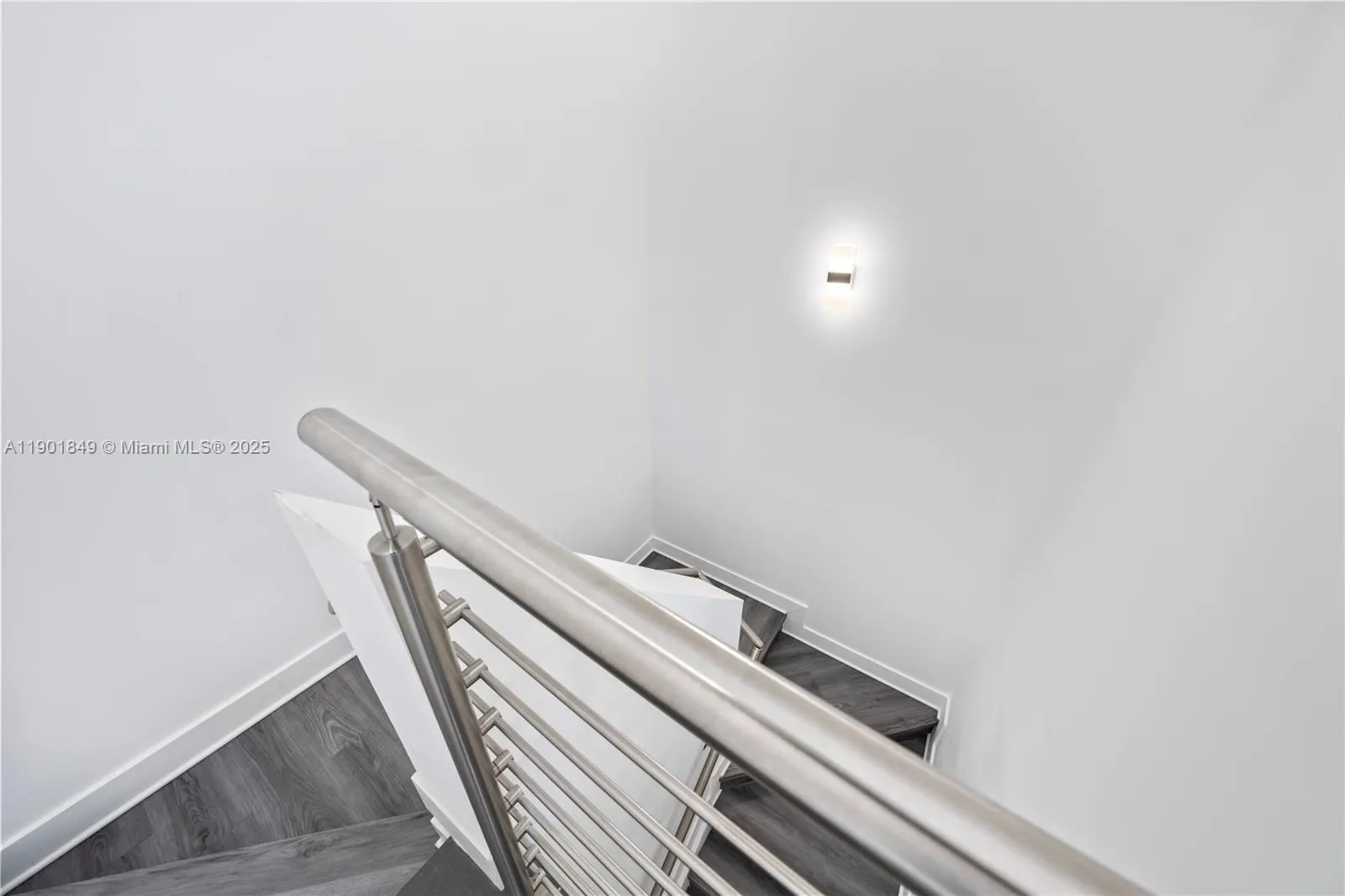 9153 Nw 33rd St, Doral, Florida 33172, Doral, Florida 33172, 4 Bedrooms Bedrooms, ,3 BathroomsBathrooms,Residential,For Sale,9153 Nw 33rd St, Doral, Florida 33172,A11901849