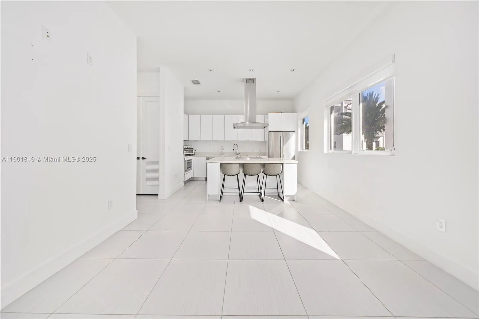 9153 Nw 33rd St, Doral, Florida 33172, Doral, Florida 33172, 4 Bedrooms Bedrooms, ,3 BathroomsBathrooms,Residential,For Sale,9153 Nw 33rd St, Doral, Florida 33172,A11901849