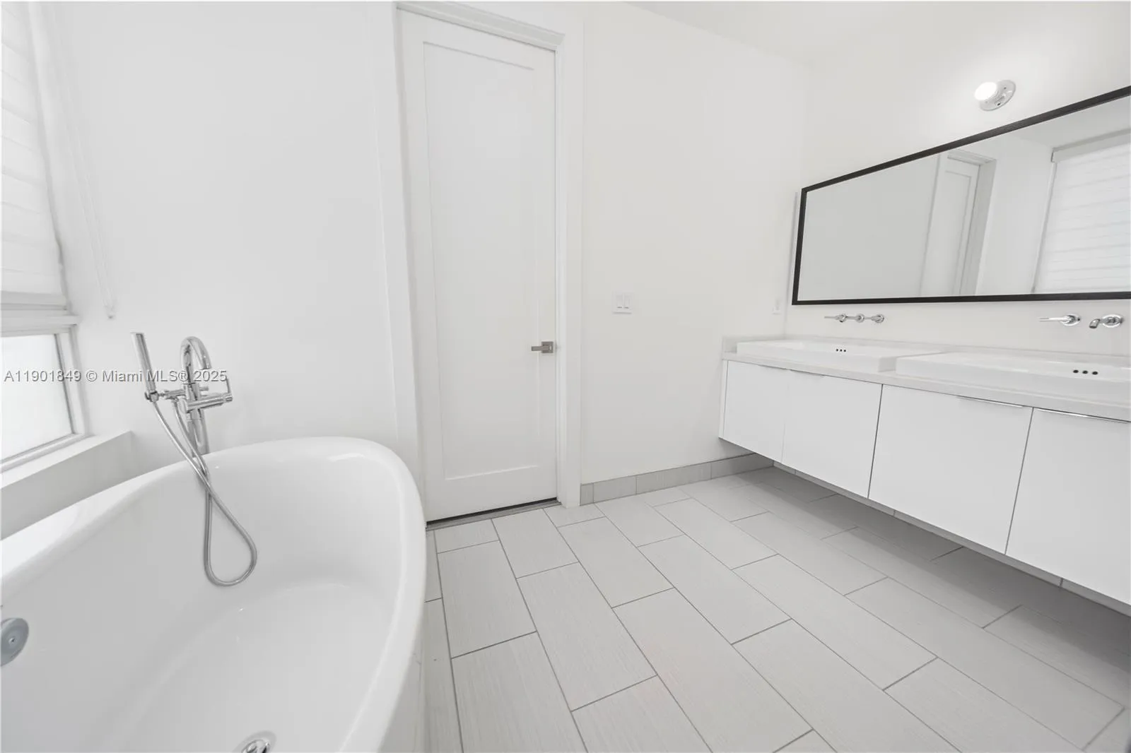 9153 Nw 33rd St, Doral, Florida 33172, Doral, Florida 33172, 4 Bedrooms Bedrooms, ,3 BathroomsBathrooms,Residential,For Sale,9153 Nw 33rd St, Doral, Florida 33172,A11901849