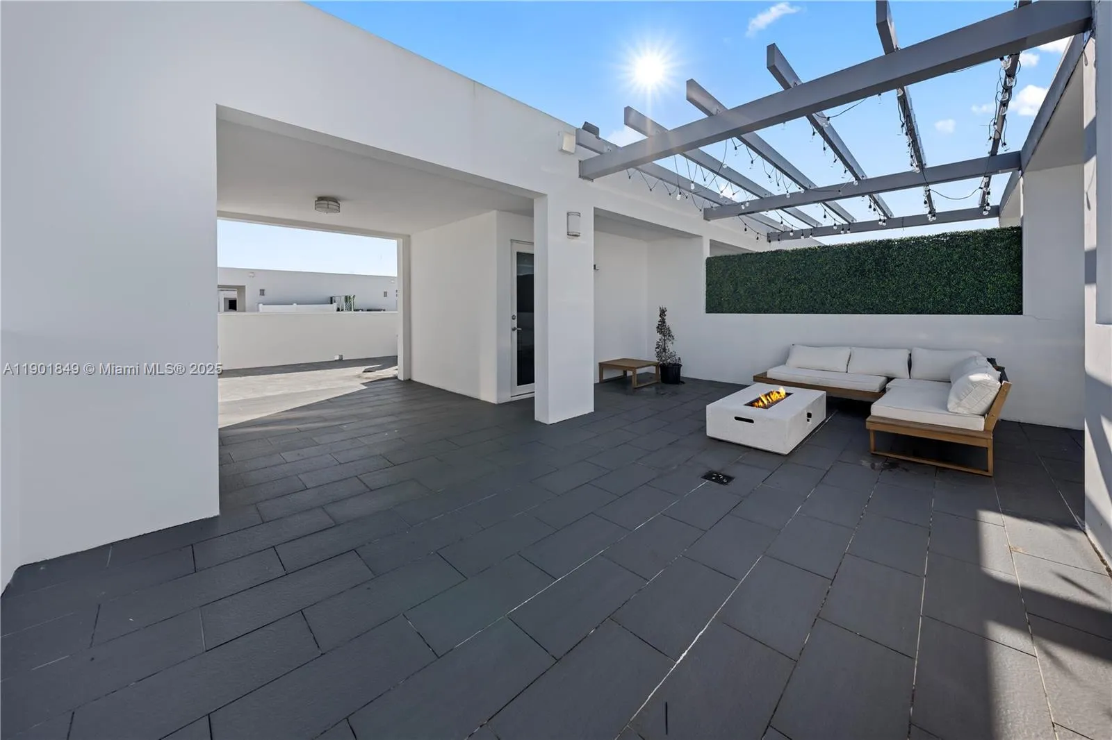 9153 Nw 33rd St, Doral, Florida 33172, Doral, Florida 33172, 4 Bedrooms Bedrooms, ,3 BathroomsBathrooms,Residential,For Sale,9153 Nw 33rd St, Doral, Florida 33172,A11901849