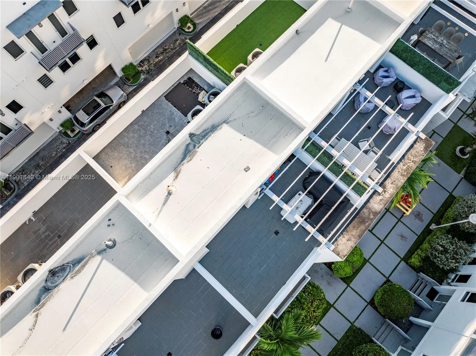 9153 Nw 33rd St, Doral, Florida 33172, Doral, Florida 33172, 4 Bedrooms Bedrooms, ,3 BathroomsBathrooms,Residential,For Sale,9153 Nw 33rd St, Doral, Florida 33172,A11901849