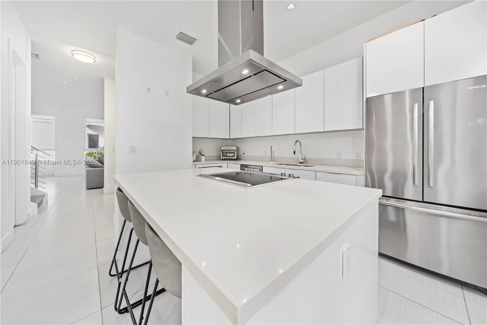 9153 Nw 33rd St, Doral, Florida 33172, Doral, Florida 33172, 4 Bedrooms Bedrooms, ,3 BathroomsBathrooms,Residential,For Sale,9153 Nw 33rd St, Doral, Florida 33172,A11901849
