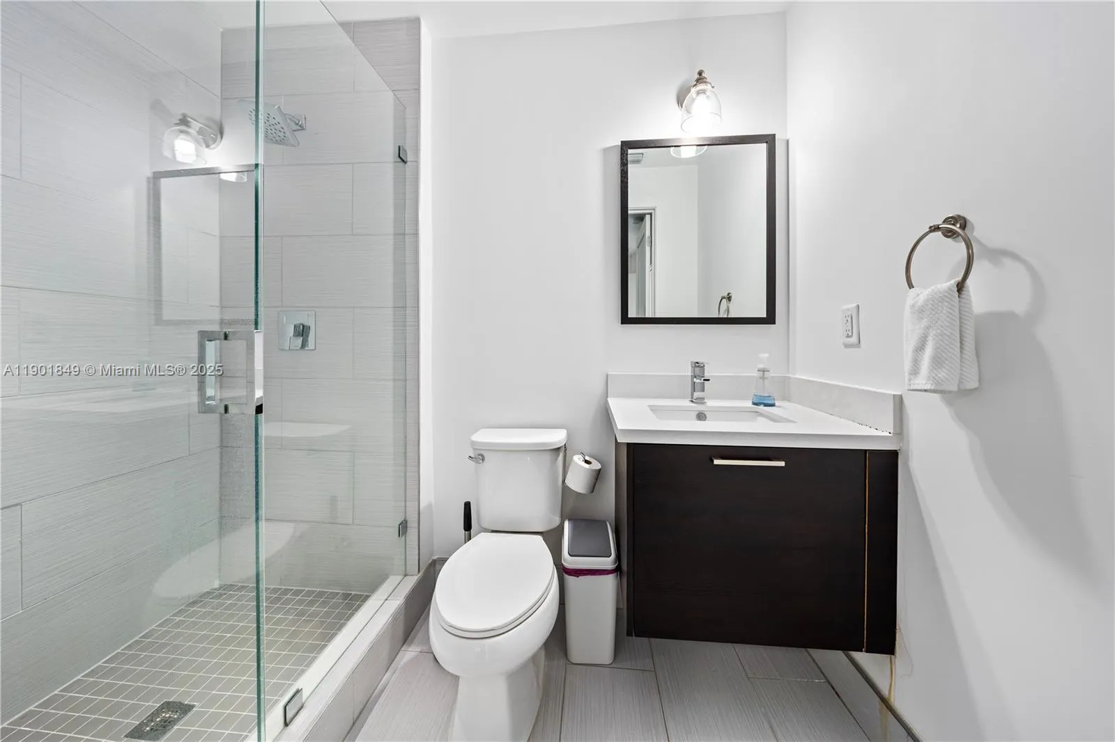 9153 Nw 33rd St, Doral, Florida 33172, Doral, Florida 33172, 4 Bedrooms Bedrooms, ,3 BathroomsBathrooms,Residential,For Sale,9153 Nw 33rd St, Doral, Florida 33172,A11901849