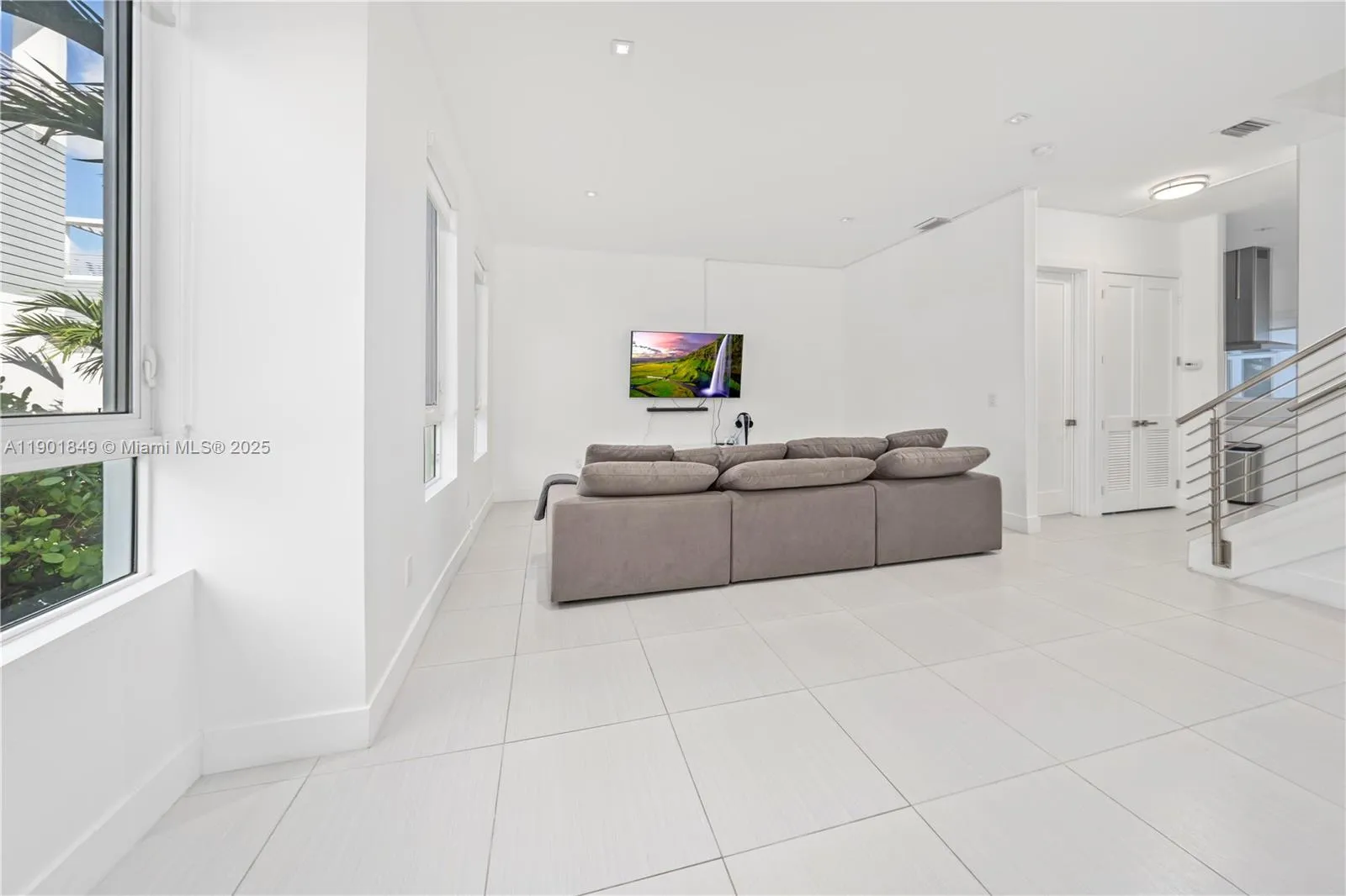 9153 Nw 33rd St, Doral, Florida 33172, Doral, Florida 33172, 4 Bedrooms Bedrooms, ,3 BathroomsBathrooms,Residential,For Sale,9153 Nw 33rd St, Doral, Florida 33172,A11901849