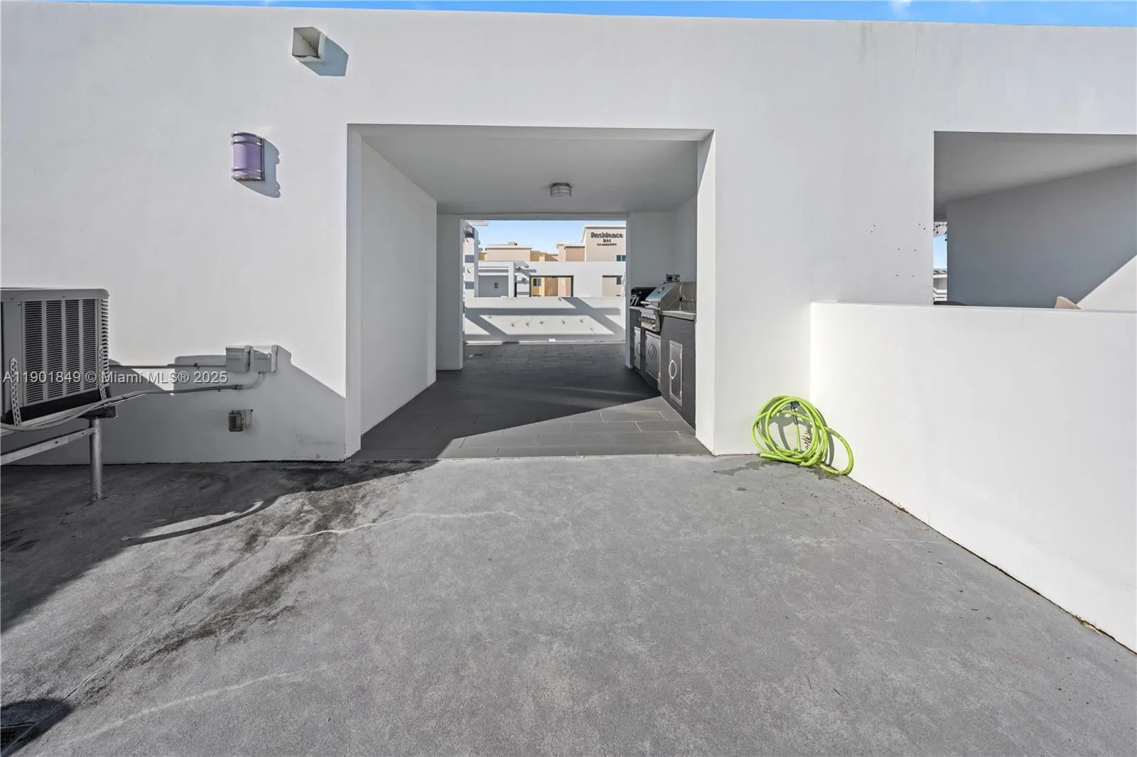 9153 Nw 33rd St, Doral, Florida 33172, Doral, Florida 33172, 4 Bedrooms Bedrooms, ,3 BathroomsBathrooms,Residential,For Sale,9153 Nw 33rd St, Doral, Florida 33172,A11901849