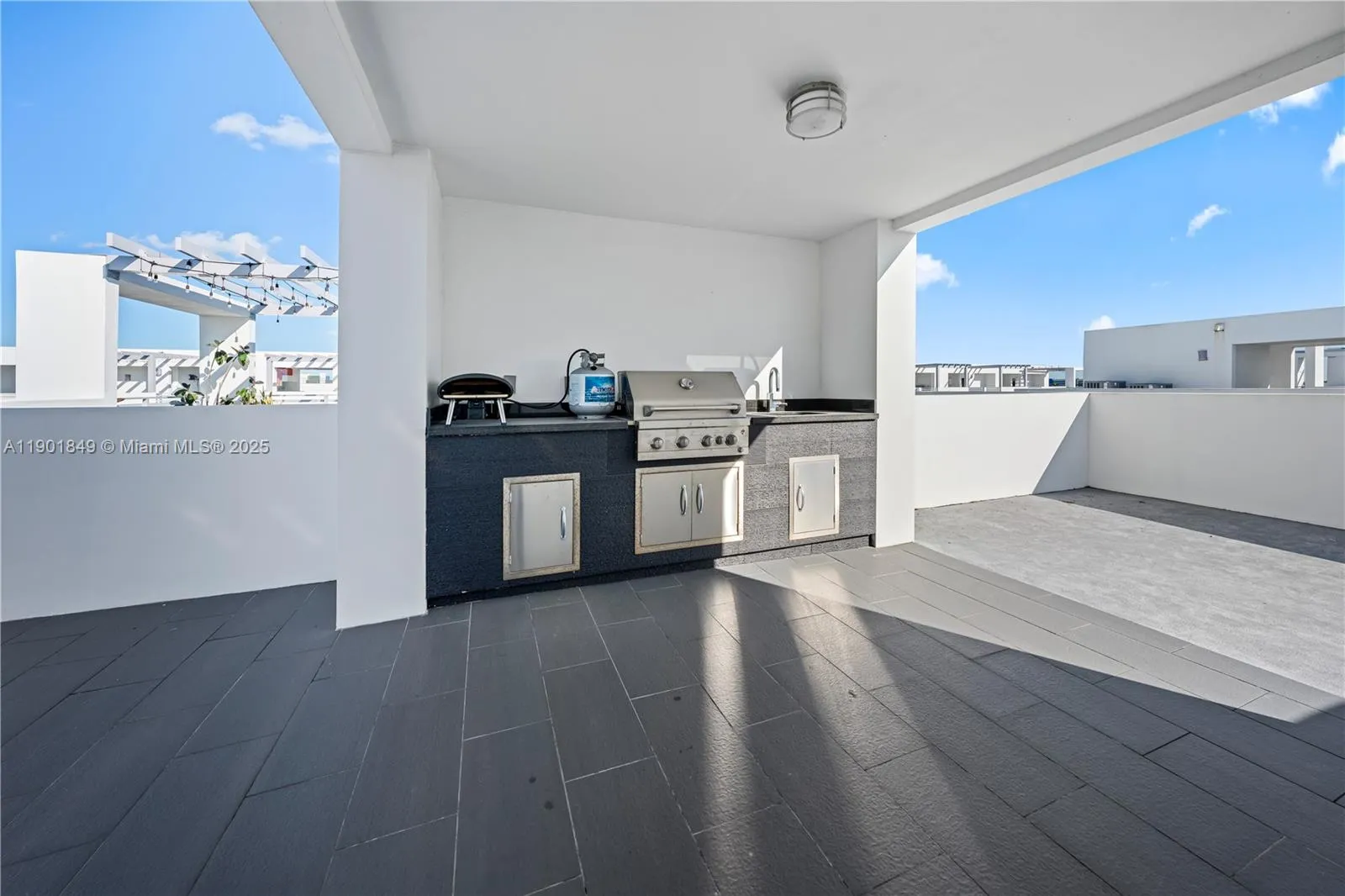 9153 Nw 33rd St, Doral, Florida 33172, Doral, Florida 33172, 4 Bedrooms Bedrooms, ,3 BathroomsBathrooms,Residential,For Sale,9153 Nw 33rd St, Doral, Florida 33172,A11901849