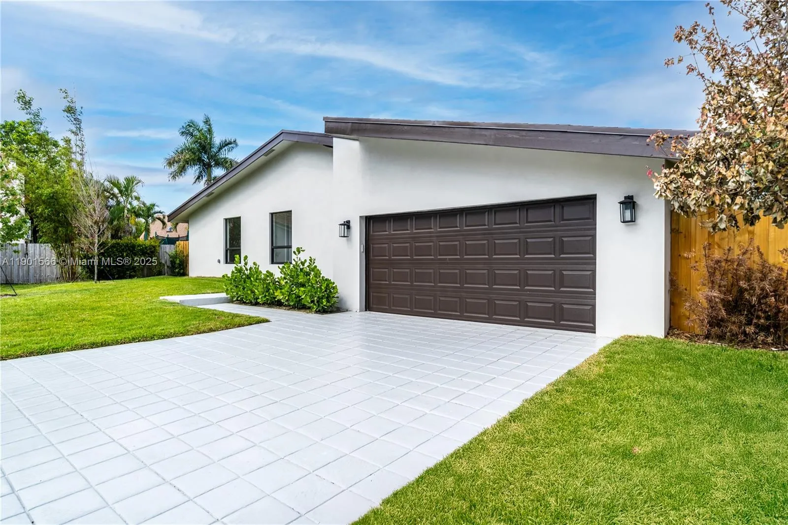 842 W Coco Plum Cir, Plantation, Florida 33324, Plantation, Florida 33324, 3 Bedrooms Bedrooms, ,3 BathroomsBathrooms,Residential,For Sale,842 W Coco Plum Cir, Plantation, Florida 33324,A11901566