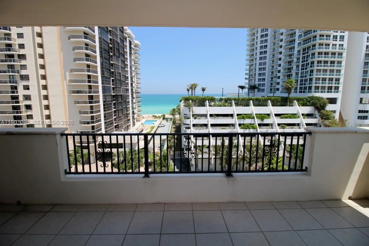 6422 Collins Ave 701, Miami Beach, Florida 33141, Miami Beach, Florida 33141, 2 Bedrooms Bedrooms, ,2 BathroomsBathrooms,Residential Lease,For Rent,6422 Collins Ave 701, Miami Beach, Florida 33141,A11901091