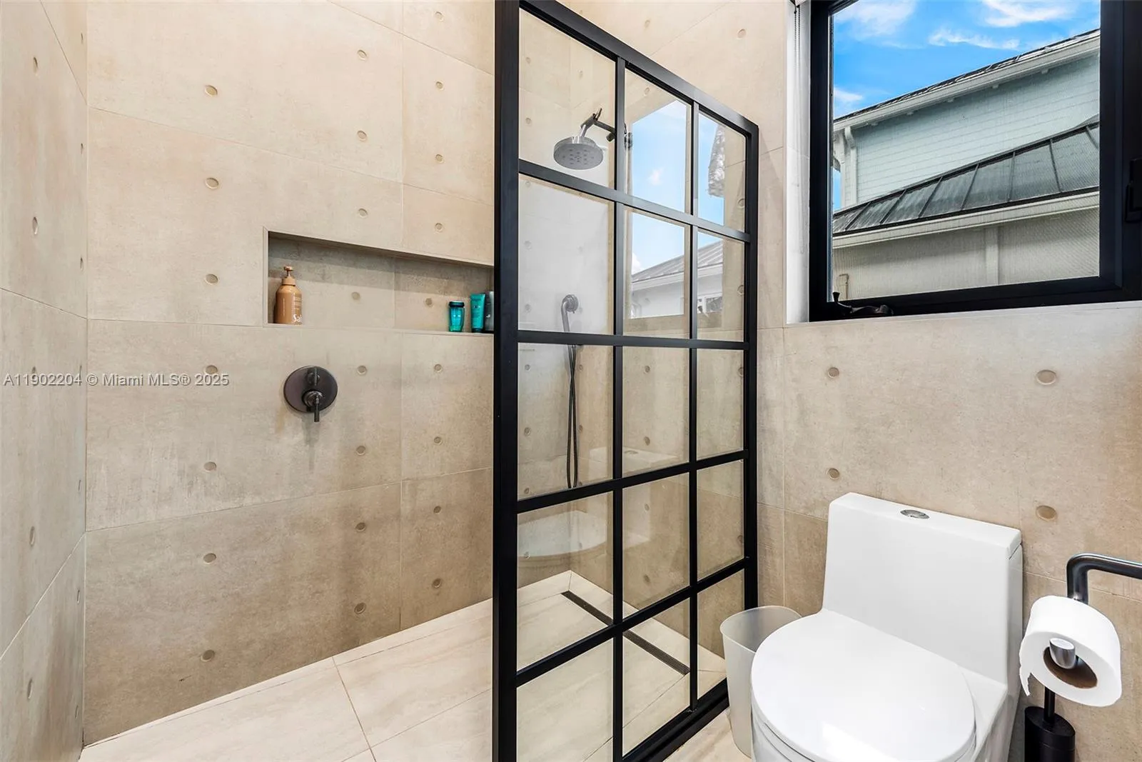 3701 Ne 26th Ave 1, Lighthouse Point, Florida 3306, Lighthouse Point, Florida 33064, 3 Bedrooms Bedrooms, ,4 BathroomsBathrooms,Residential Lease,For Rent,3701 Ne 26th Ave 1, Lighthouse Point, Florida 3306,A11902204
