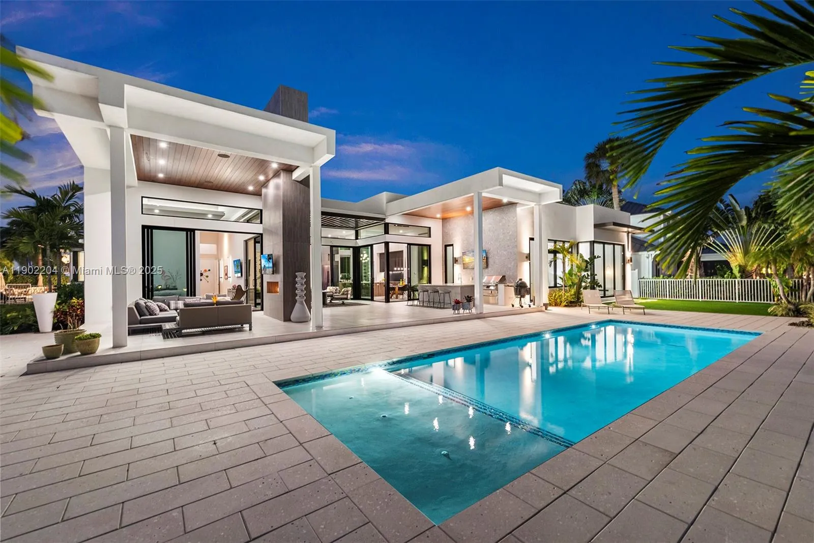 3701 Ne 26th Ave 1, Lighthouse Point, Florida 3306, Lighthouse Point, Florida 33064, 3 Bedrooms Bedrooms, ,4 BathroomsBathrooms,Residential Lease,For Rent,3701 Ne 26th Ave 1, Lighthouse Point, Florida 3306,A11902204