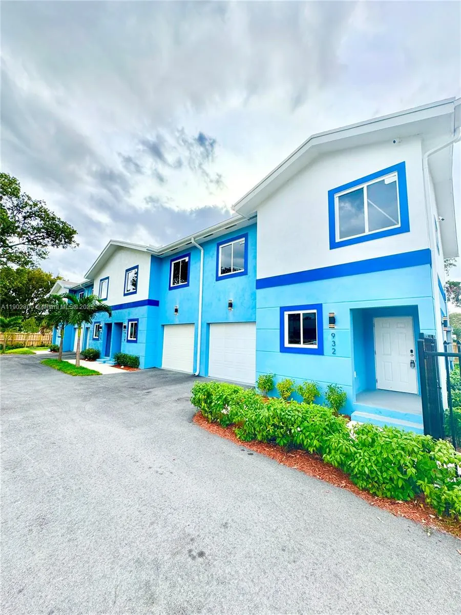 926 Nw 2nd St, Fort Lauderdale, Florida 33311, Fort Lauderdale, Florida 33311, ,Residential Income,For Sale,926 Nw 2nd St, Fort Lauderdale, Florida 33311,A11902800