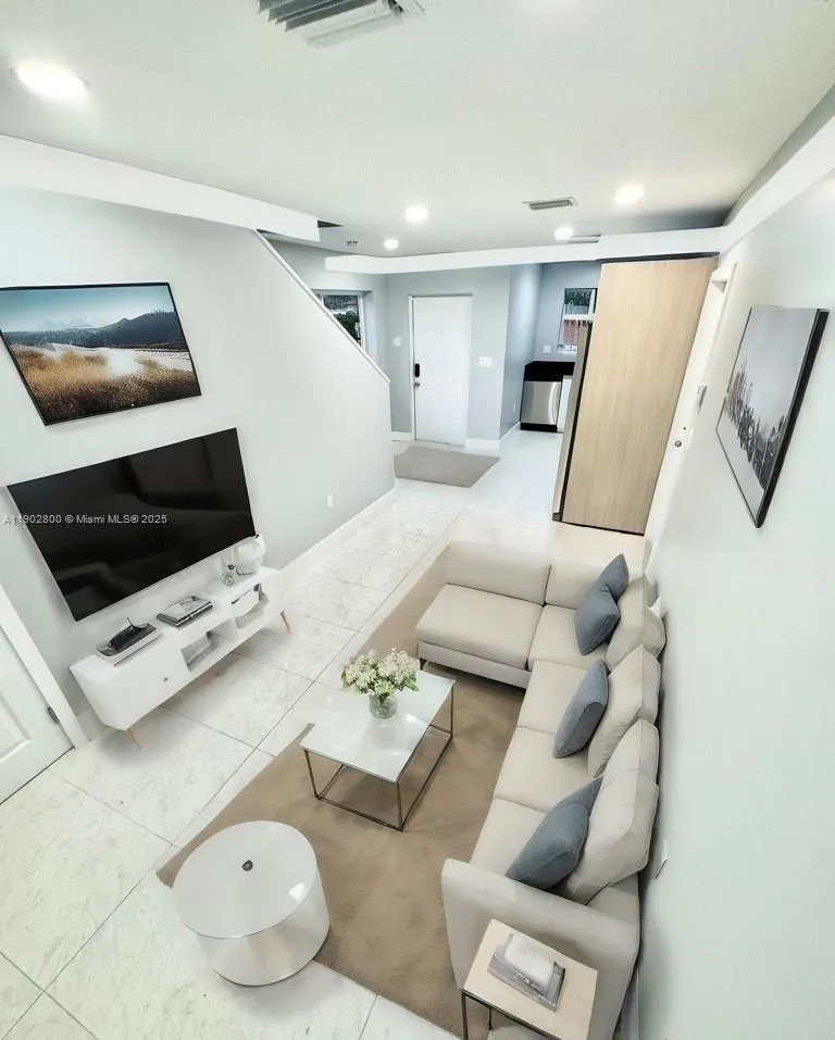 926 Nw 2nd St, Fort Lauderdale, Florida 33311, Fort Lauderdale, Florida 33311, ,Residential Income,For Sale,926 Nw 2nd St, Fort Lauderdale, Florida 33311,A11902800