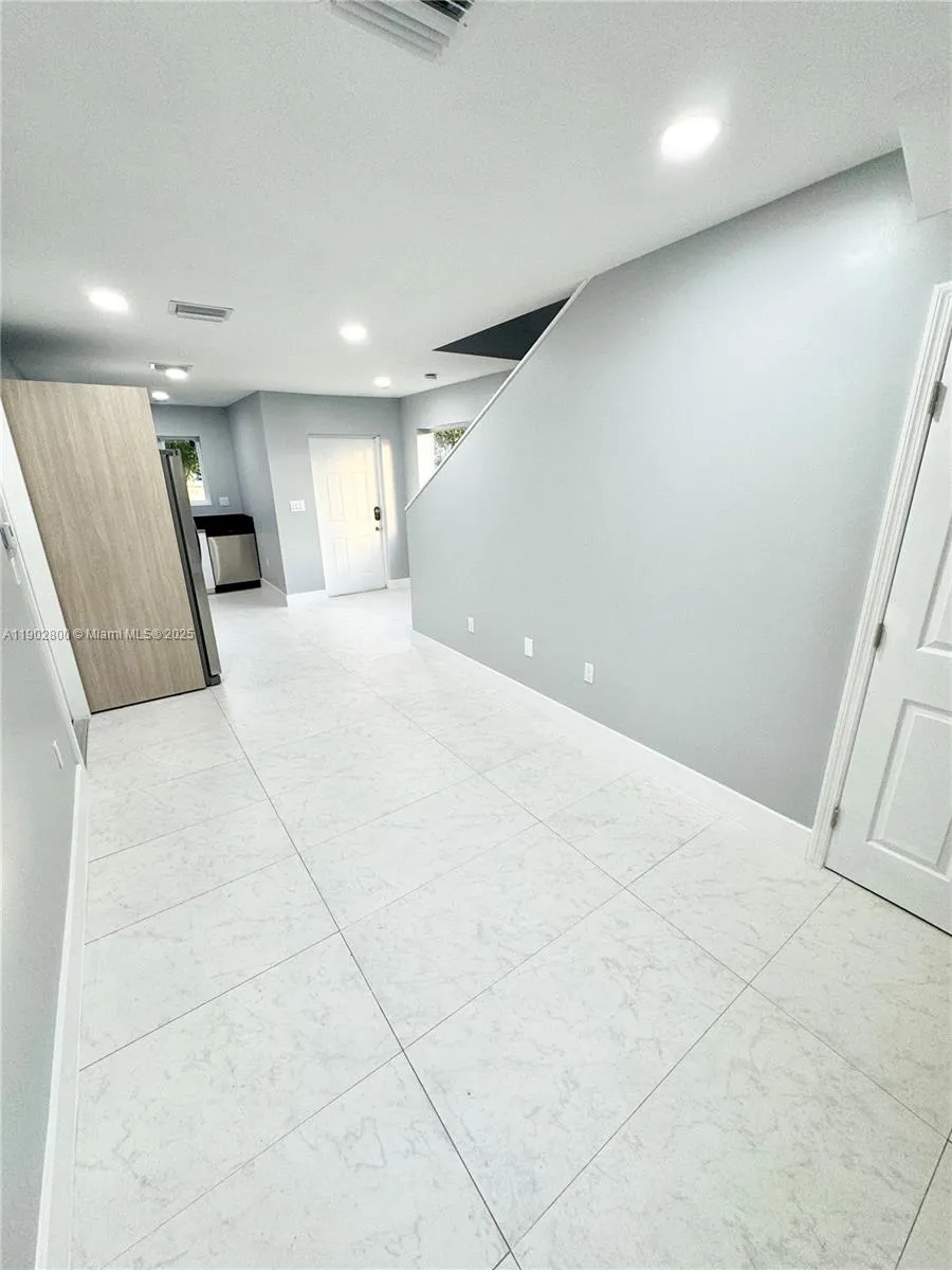 926 Nw 2nd St, Fort Lauderdale, Florida 33311, Fort Lauderdale, Florida 33311, ,Residential Income,For Sale,926 Nw 2nd St, Fort Lauderdale, Florida 33311,A11902800