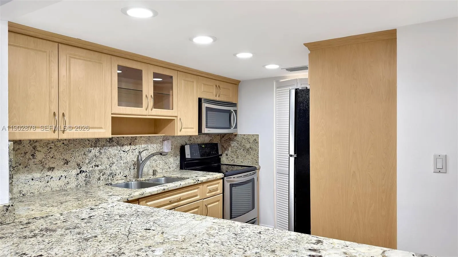 5201 Orduna Dr. 15, Coral Gables, Florida 33146, Coral Gables, Florida 33146, 2 Bedrooms Bedrooms, ,2 BathroomsBathrooms,Residential,For Sale,5201 Orduna Dr. 15, Coral Gables, Florida 33146,A11902878