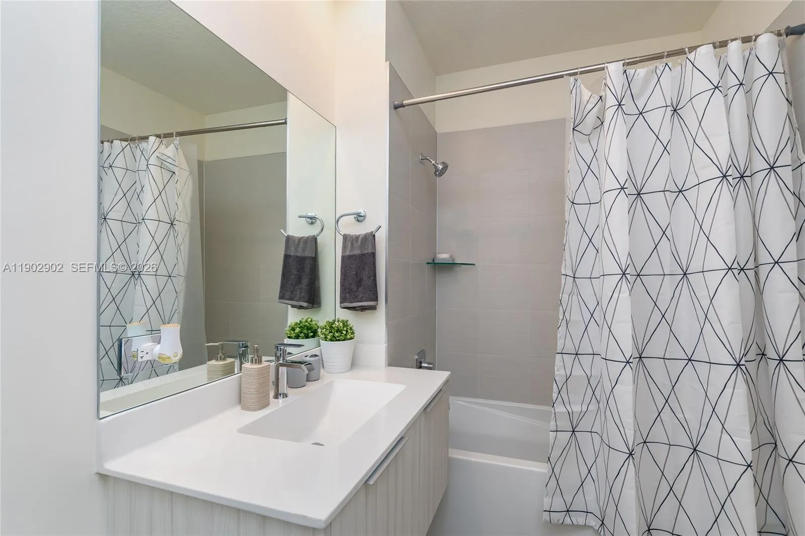 6416 Nw 102nd Ct 302, Doral, Florida 33178, Doral, Florida 33178, 3 Bedrooms Bedrooms, ,2 BathroomsBathrooms,Residential Lease,For Rent,6416 Nw 102nd Ct 302, Doral, Florida 33178,A11902902