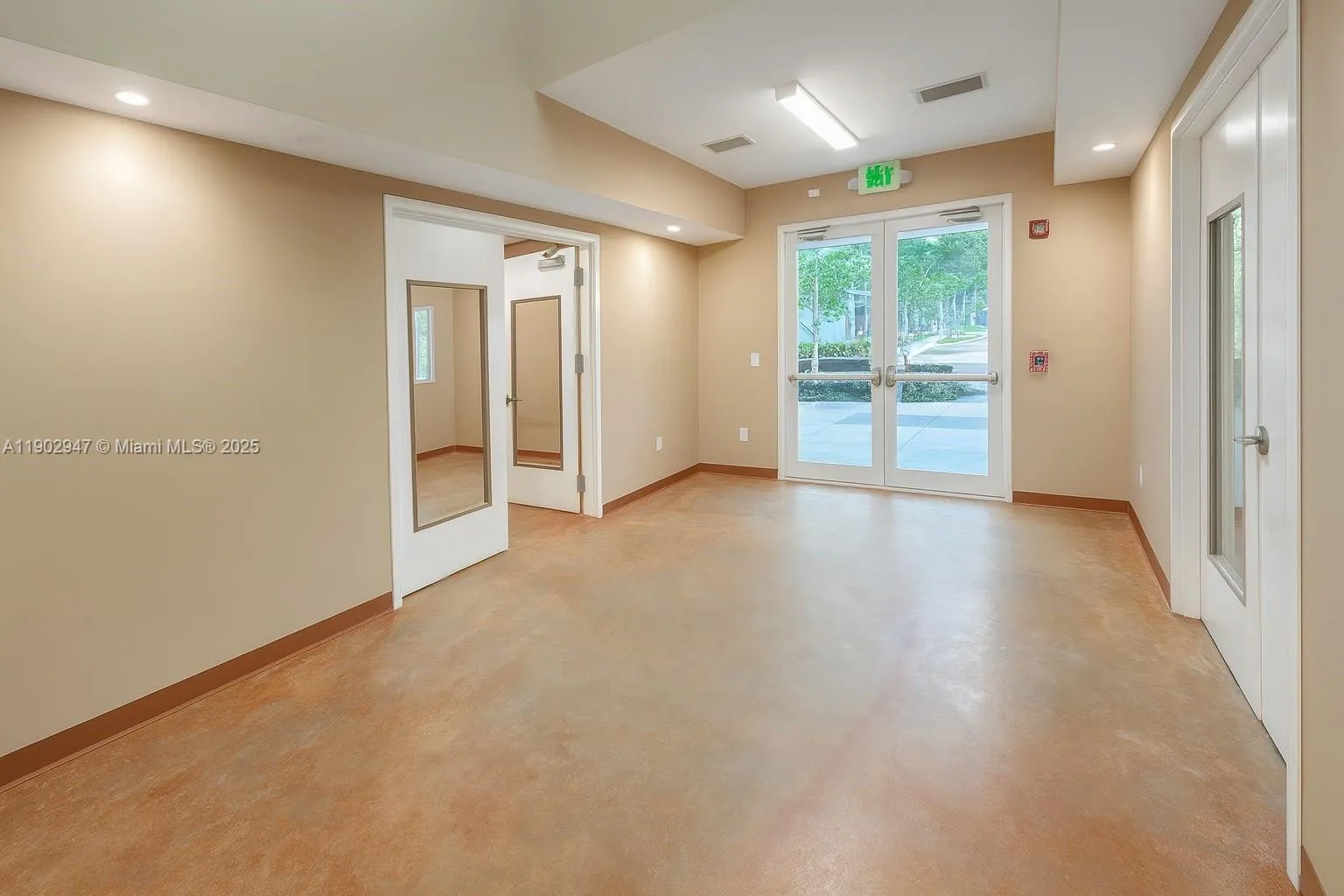 18651 Ne 24th Pl, Miami, Florida 33180, Miami, Florida 33180, ,Commercial Sale,For Sale,18651 Ne 24th Pl, Miami, Florida 33180,A11902947