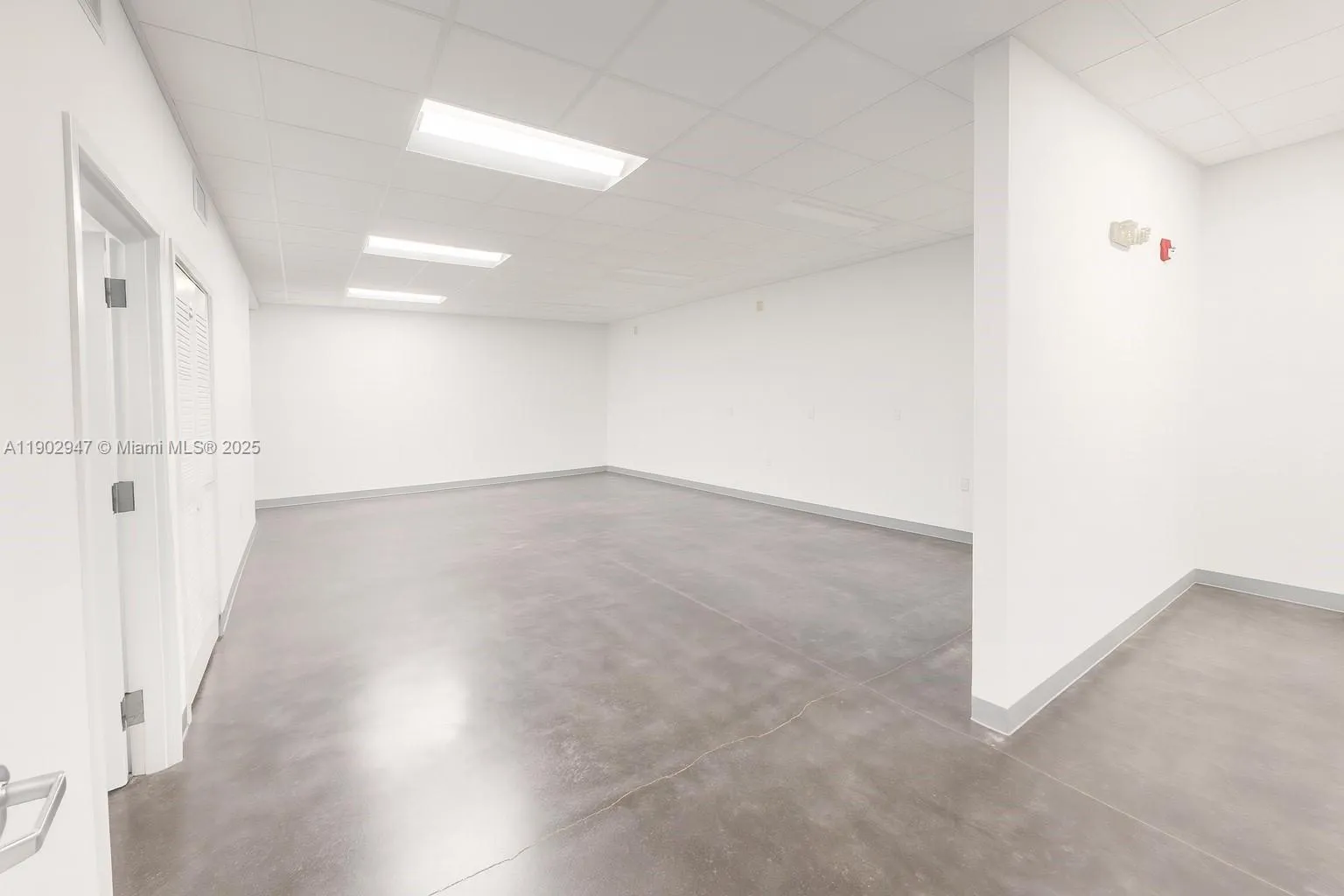 Secondary office area