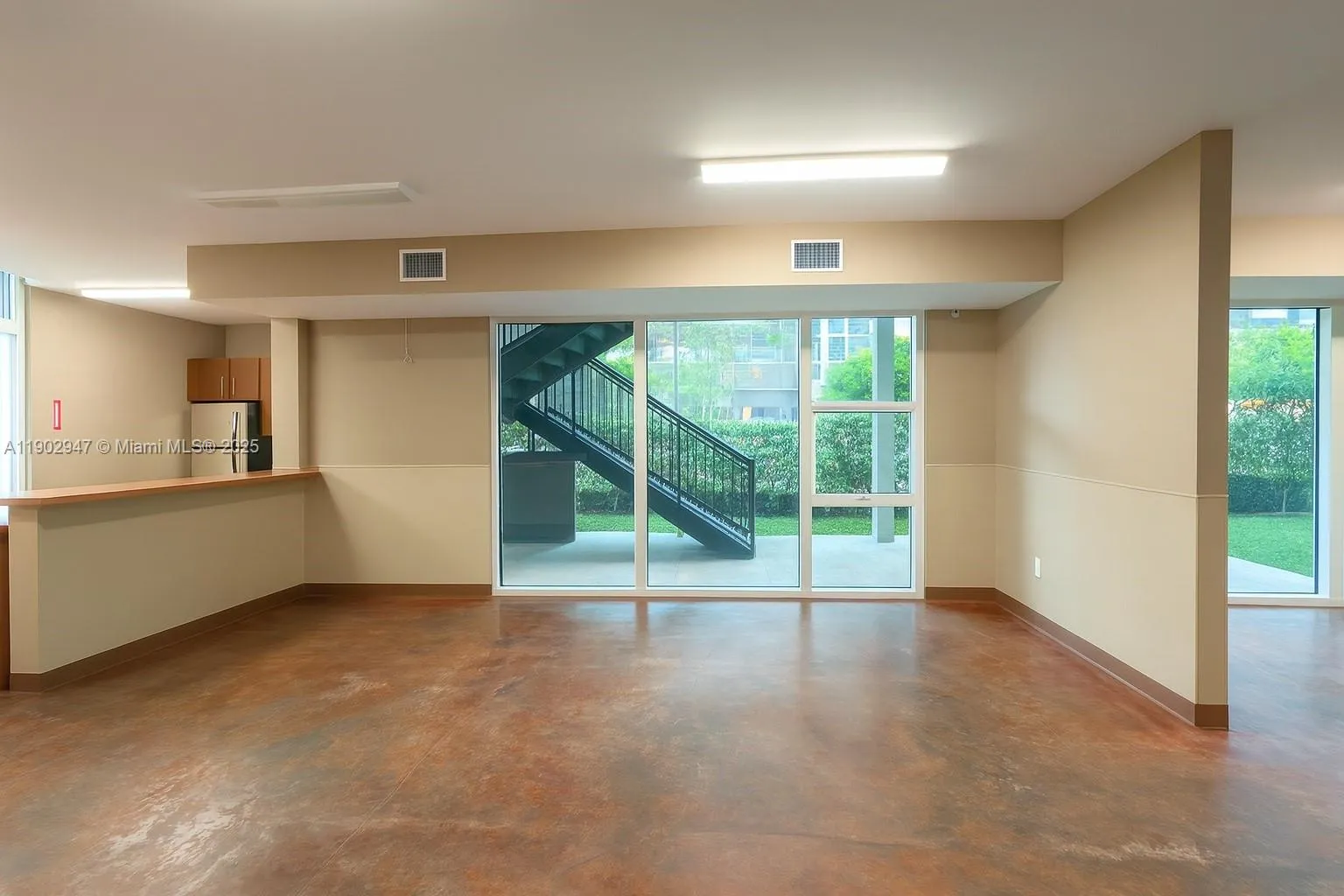 Main office area\r\n\r\nMain office area\r\n\r\nThis picture may have been staged or AI edited for visual purposes