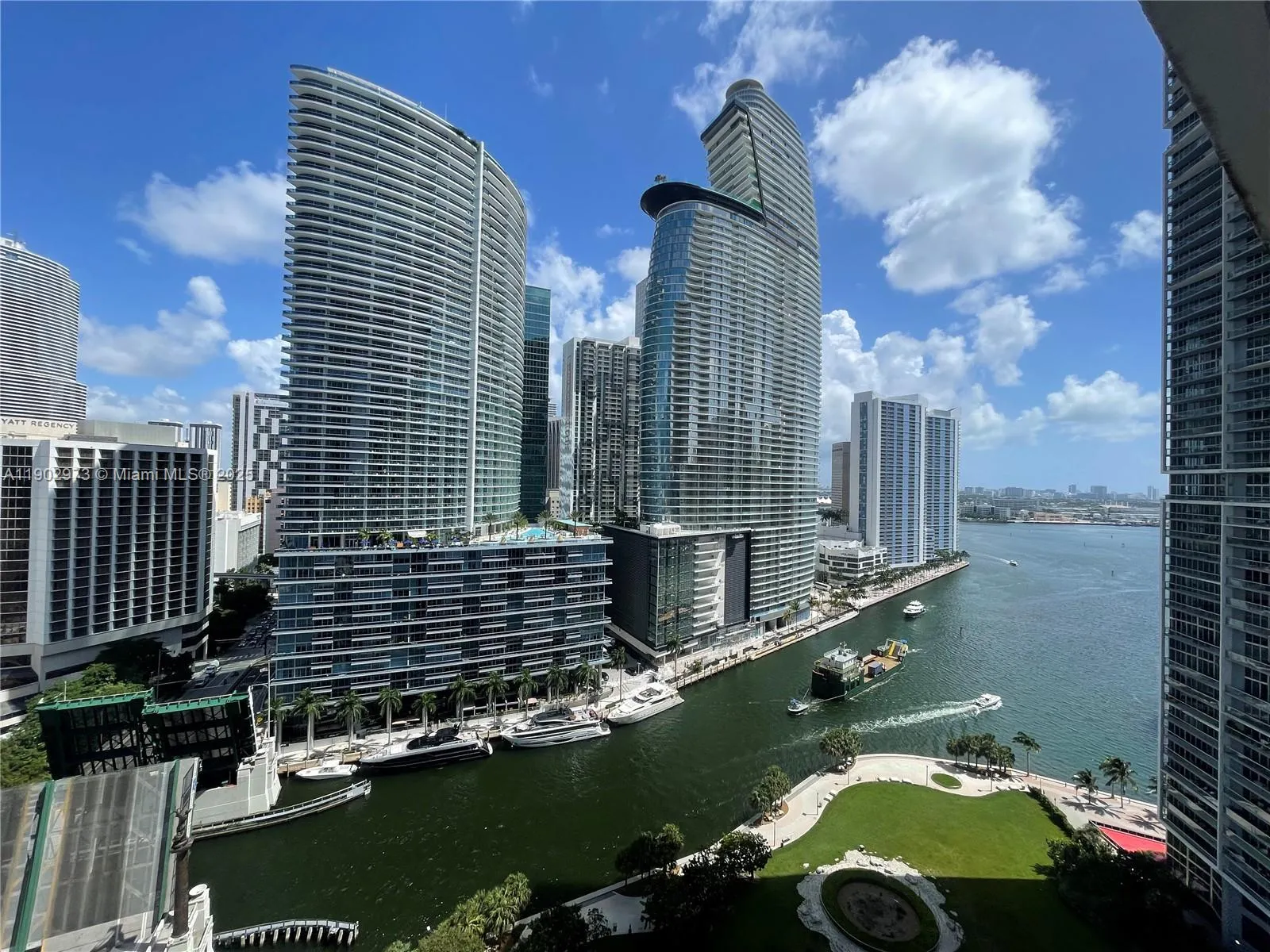 Miami, Florida 33131, 1 Bedroom Bedrooms, ,1 BathroomBathrooms,Residential,For Sale,A11902973