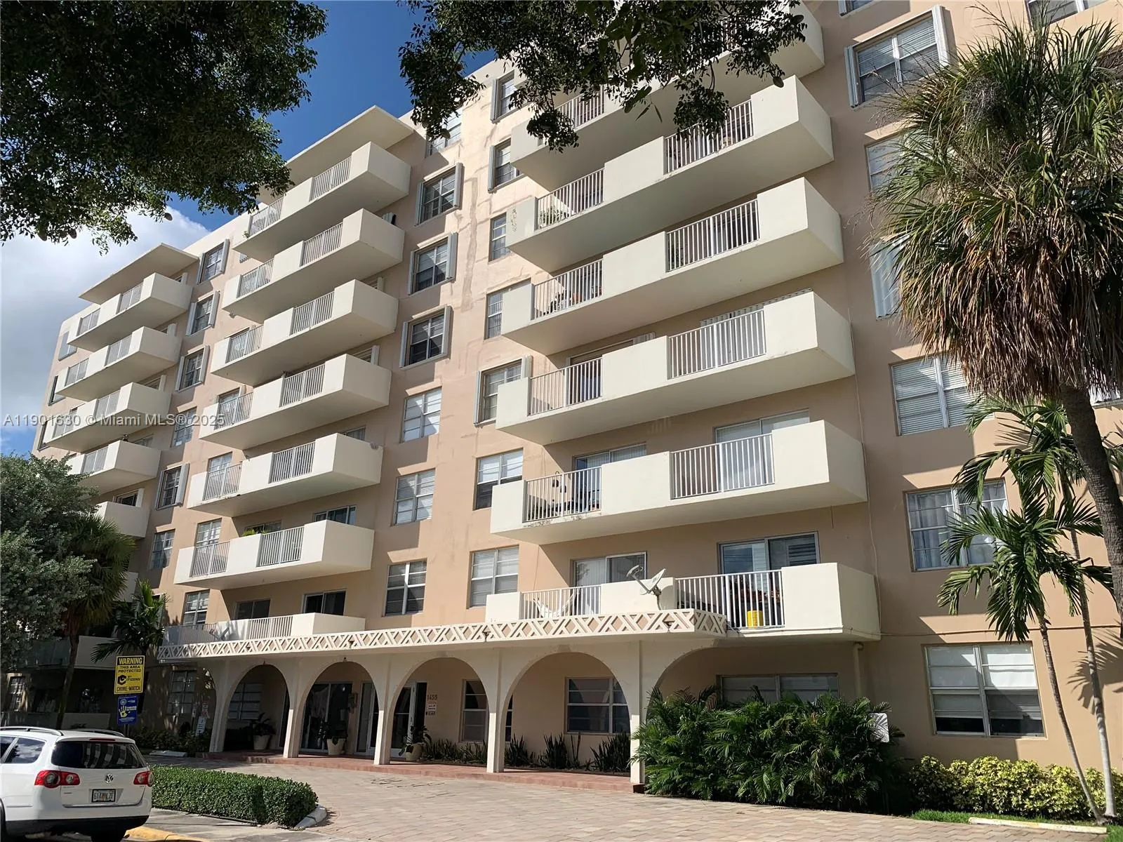 1455 N Treasure Dr 2m, North Bay Village, Florida, North Bay Village, Florida 33141, 1 Bedroom Bedrooms, ,1 BathroomBathrooms,Residential,For Sale,1455 N Treasure Dr 2m, North Bay Village, Florida ,A11901630
