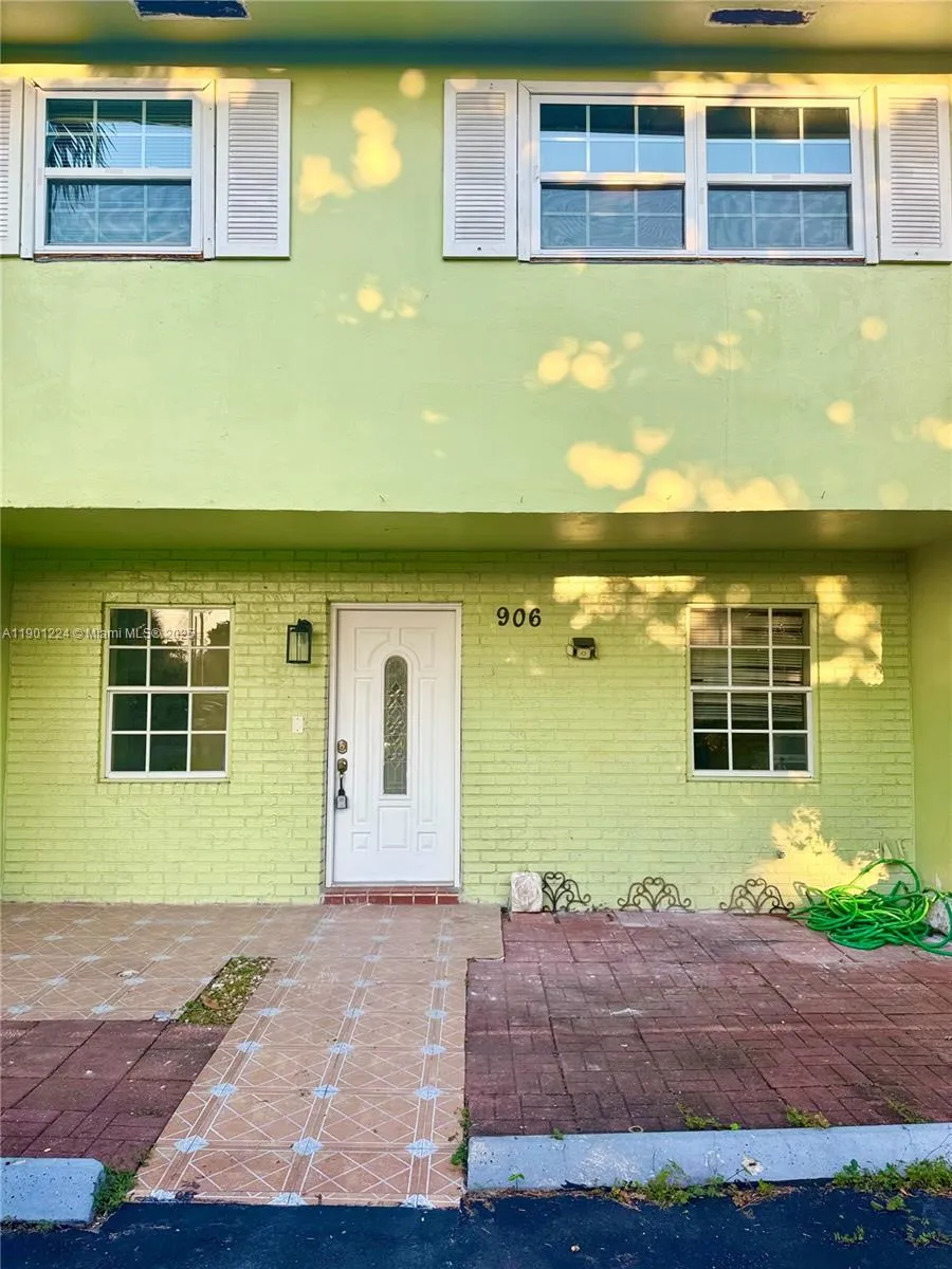 906 Sw 74th Ave, North Lauderdale, Florida 33068, North Lauderdale, Florida 33068, 3 Bedrooms Bedrooms, ,2 BathroomsBathrooms,Residential,For Sale,906 Sw 74th Ave, North Lauderdale, Florida 33068,A11901224