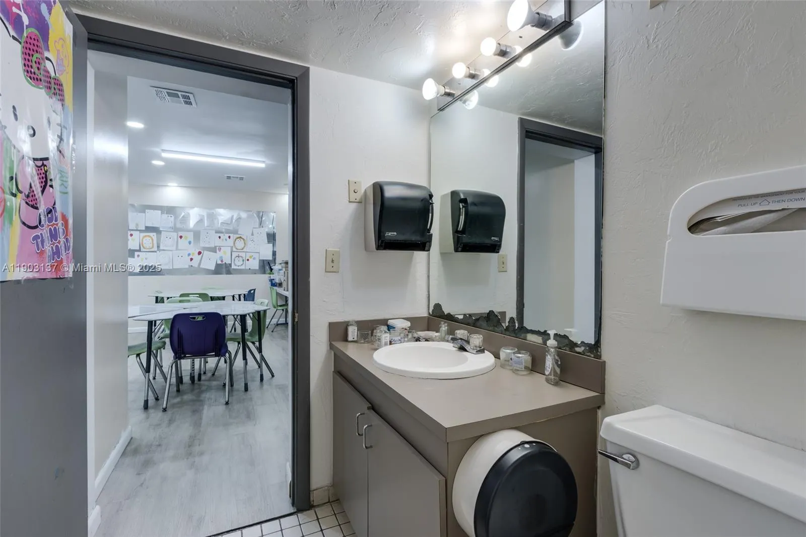 16190 Ne 11th Ct, North Miami Beach, Florida 33162, North Miami Beach, Florida 33162, ,Commercial Sale,For Sale,16190 Ne 11th Ct, North Miami Beach, Florida 33162,A11903137