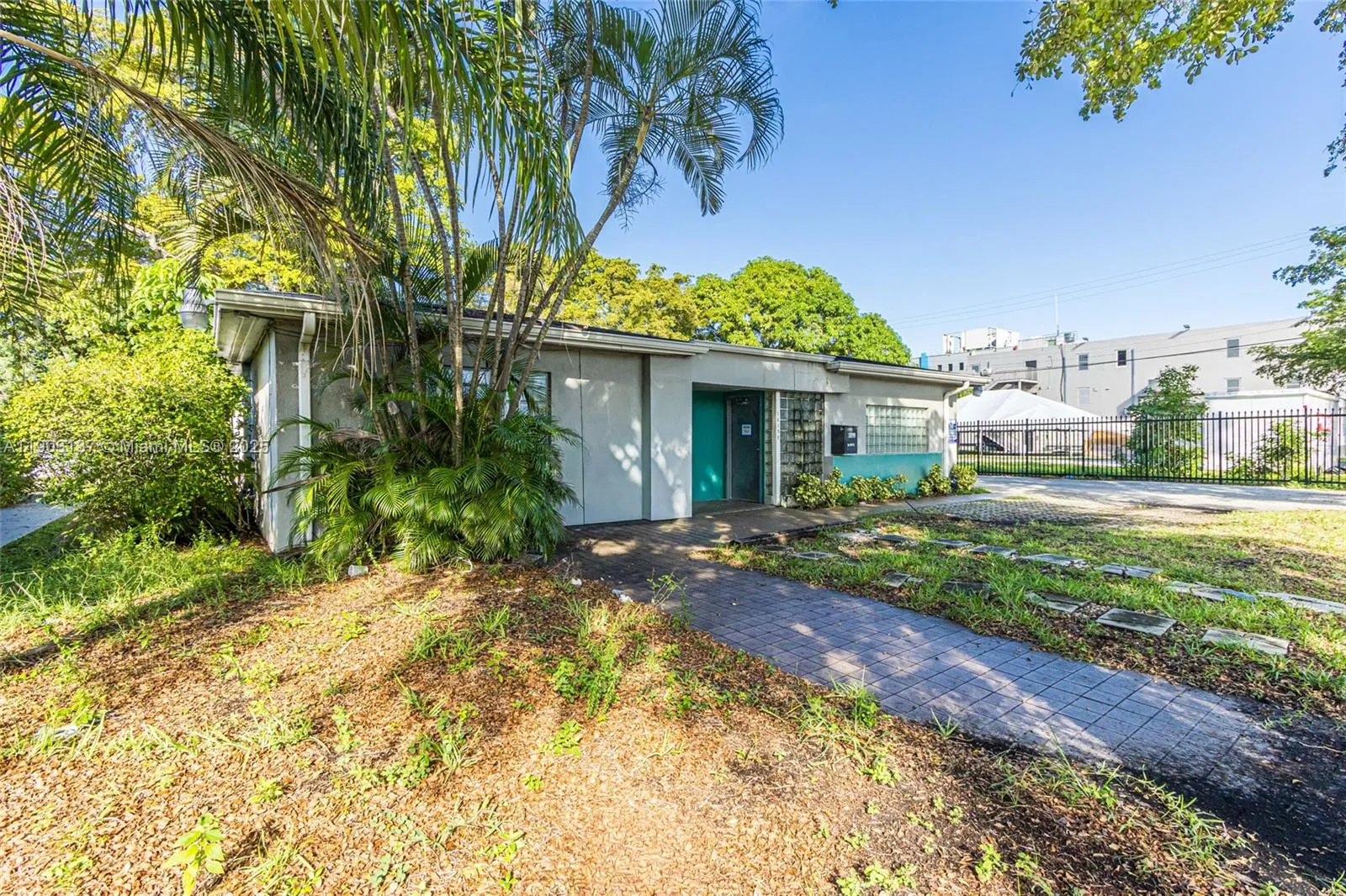 16190 Ne 11th Ct, North Miami Beach, Florida 33162, North Miami Beach, Florida 33162, ,Commercial Sale,For Sale,16190 Ne 11th Ct, North Miami Beach, Florida 33162,A11903137