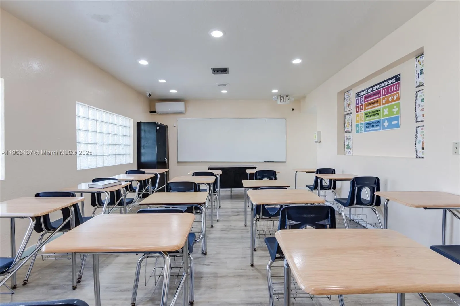 16190 Ne 11th Ct, North Miami Beach, Florida 33162, North Miami Beach, Florida 33162, ,Commercial Sale,For Sale,16190 Ne 11th Ct, North Miami Beach, Florida 33162,A11903137