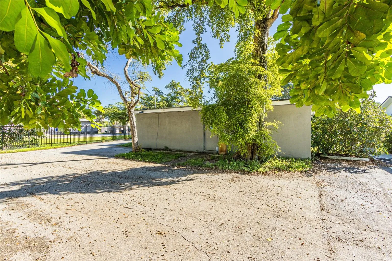 16190 Ne 11th Ct, North Miami Beach, Florida 33162, North Miami Beach, Florida 33162, ,Commercial Sale,For Sale,16190 Ne 11th Ct, North Miami Beach, Florida 33162,A11903137