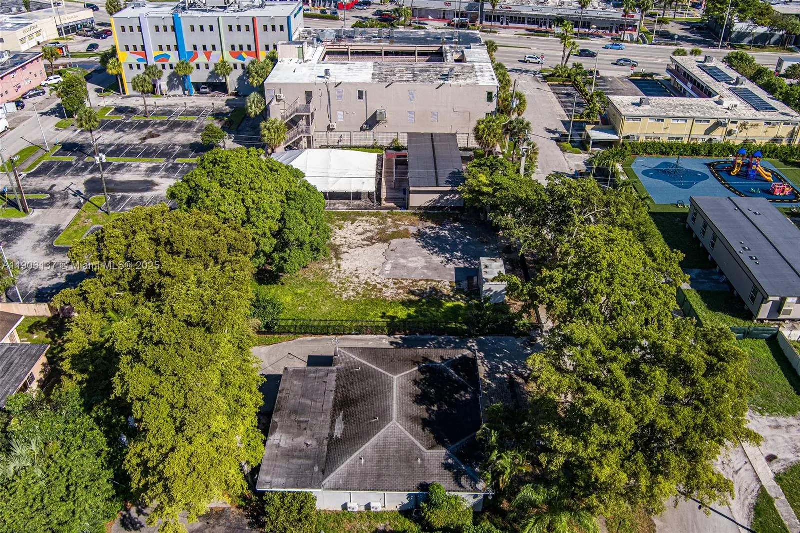 16190 Ne 11th Ct, North Miami Beach, Florida 33162, North Miami Beach, Florida 33162, ,Commercial Sale,For Sale,16190 Ne 11th Ct, North Miami Beach, Florida 33162,A11903137