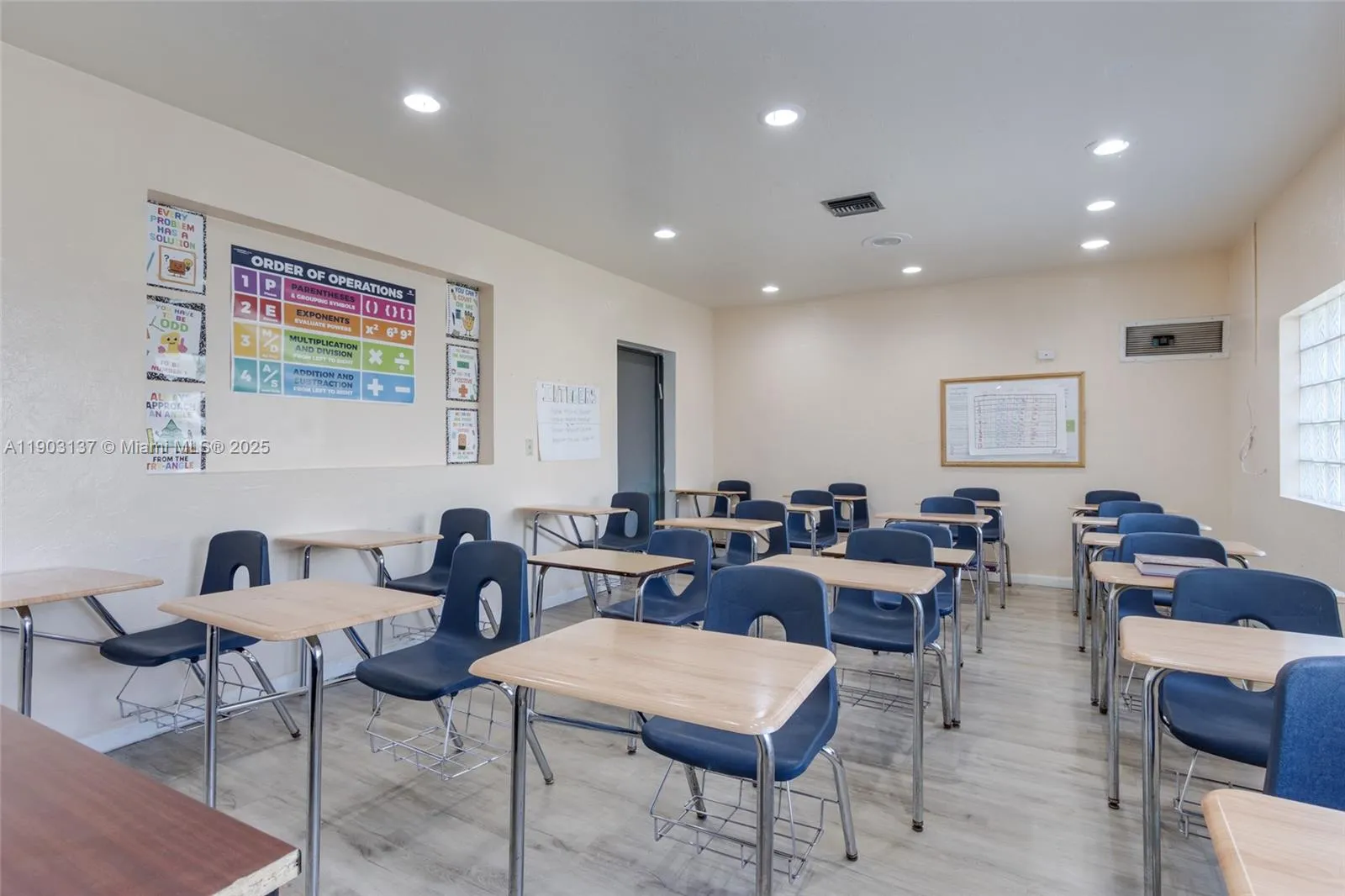 16190 Ne 11th Ct, North Miami Beach, Florida 33162, North Miami Beach, Florida 33162, ,Commercial Sale,For Sale,16190 Ne 11th Ct, North Miami Beach, Florida 33162,A11903137