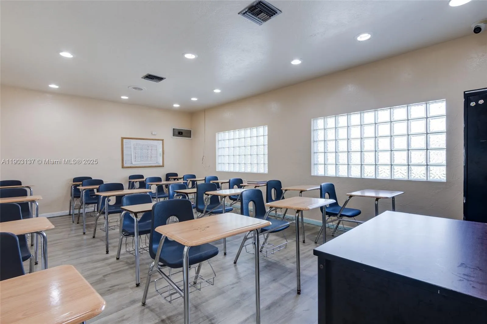 16190 Ne 11th Ct, North Miami Beach, Florida 33162, North Miami Beach, Florida 33162, ,Commercial Sale,For Sale,16190 Ne 11th Ct, North Miami Beach, Florida 33162,A11903137
