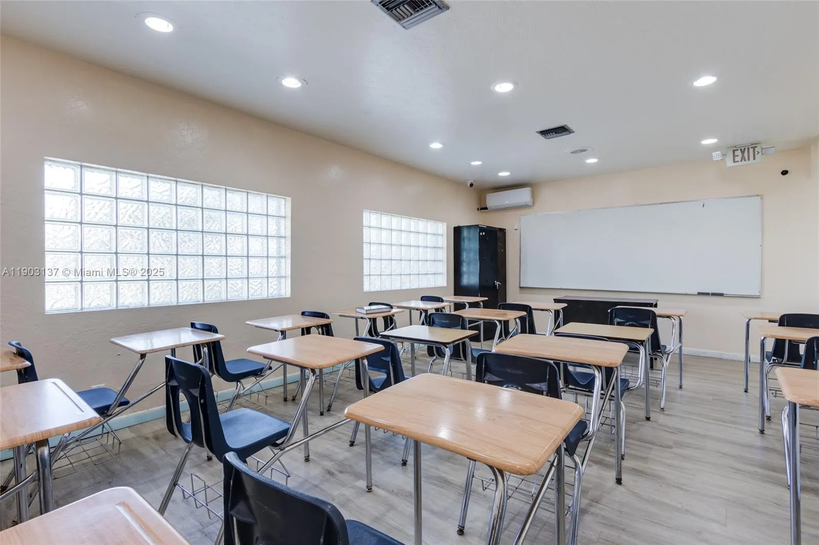 16190 Ne 11th Ct, North Miami Beach, Florida 33162, North Miami Beach, Florida 33162, ,Commercial Sale,For Sale,16190 Ne 11th Ct, North Miami Beach, Florida 33162,A11903137