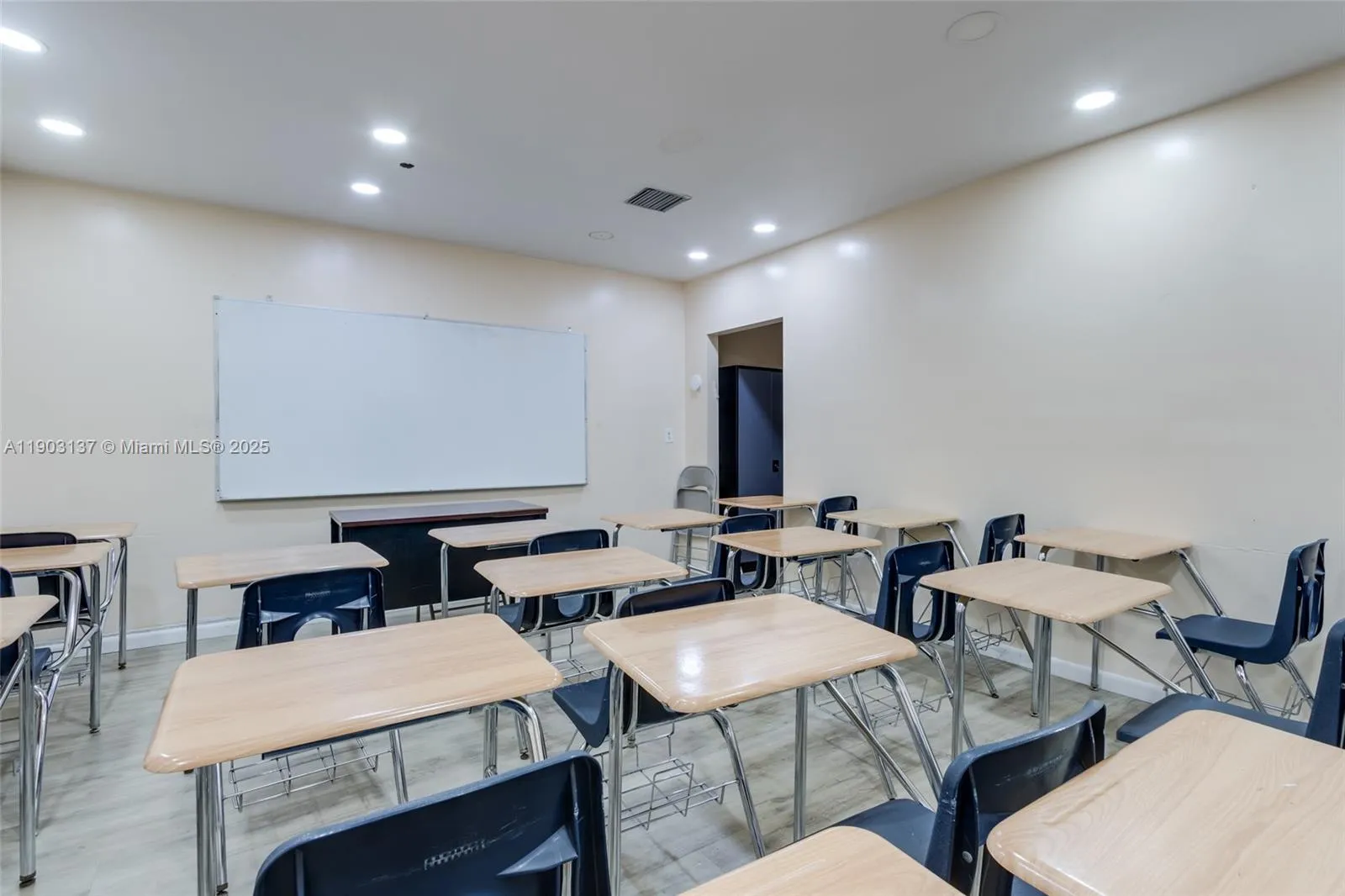 16190 Ne 11th Ct, North Miami Beach, Florida 33162, North Miami Beach, Florida 33162, ,Commercial Sale,For Sale,16190 Ne 11th Ct, North Miami Beach, Florida 33162,A11903137