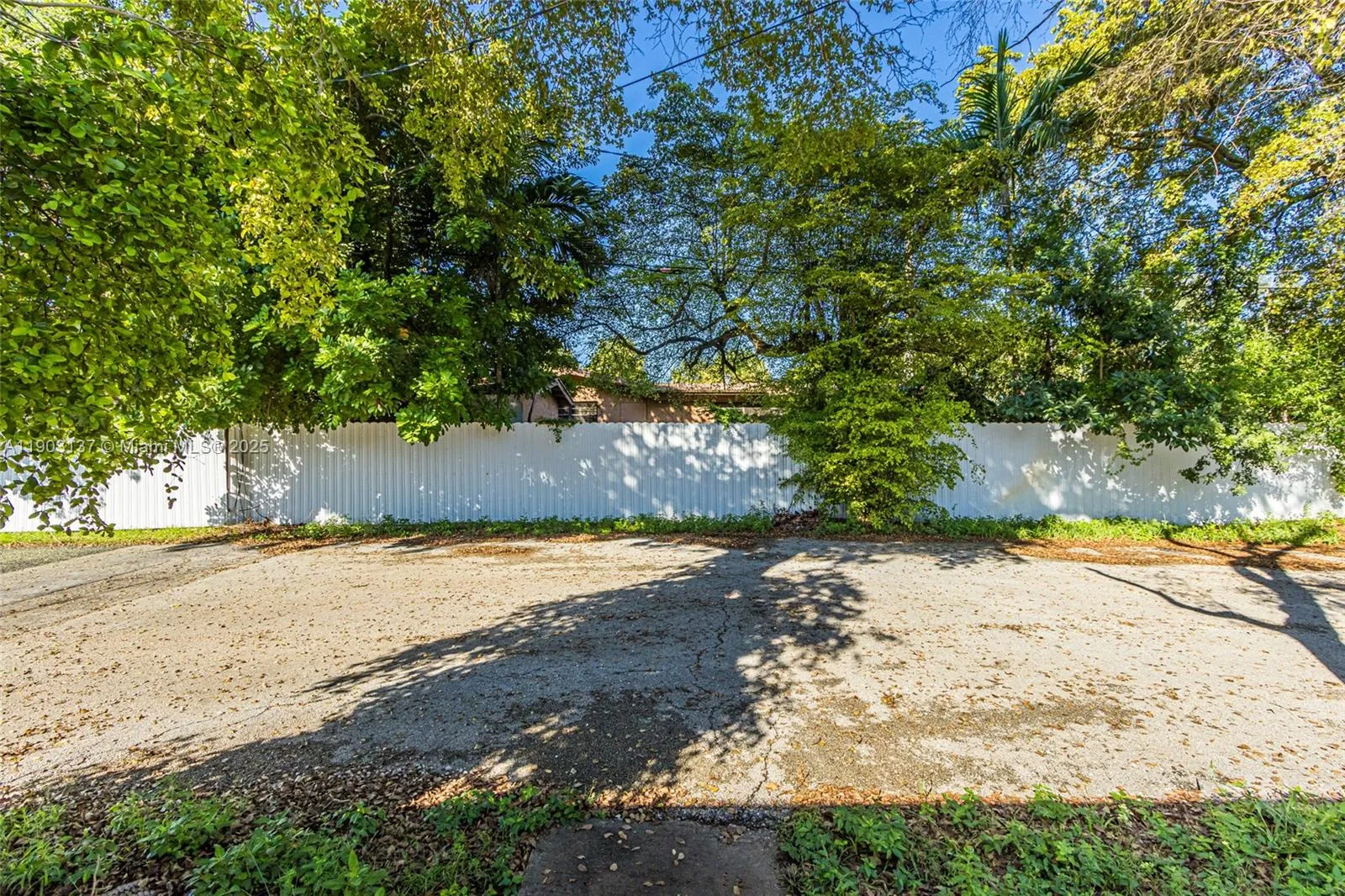 16190 Ne 11th Ct, North Miami Beach, Florida 33162, North Miami Beach, Florida 33162, ,Commercial Sale,For Sale,16190 Ne 11th Ct, North Miami Beach, Florida 33162,A11903137