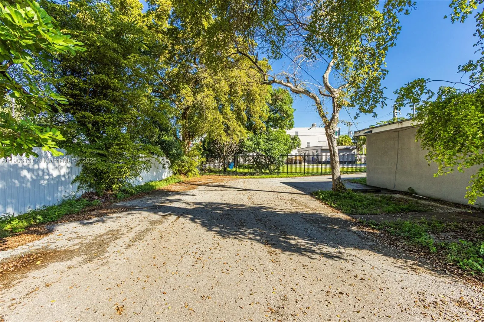 16190 Ne 11th Ct, North Miami Beach, Florida 33162, North Miami Beach, Florida 33162, ,Commercial Sale,For Sale,16190 Ne 11th Ct, North Miami Beach, Florida 33162,A11903137