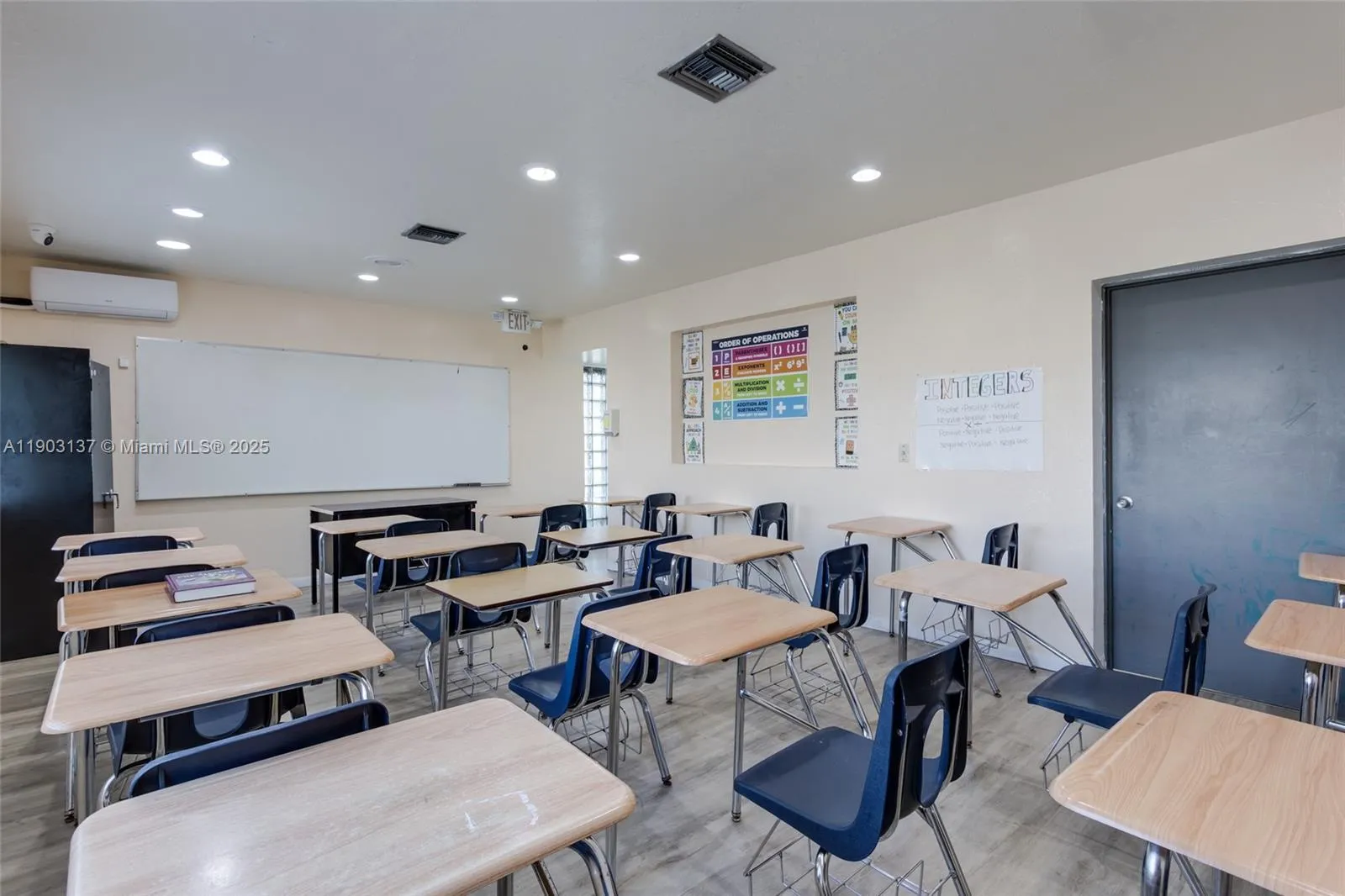 16190 Ne 11th Ct, North Miami Beach, Florida 33162, North Miami Beach, Florida 33162, ,Commercial Sale,For Sale,16190 Ne 11th Ct, North Miami Beach, Florida 33162,A11903137