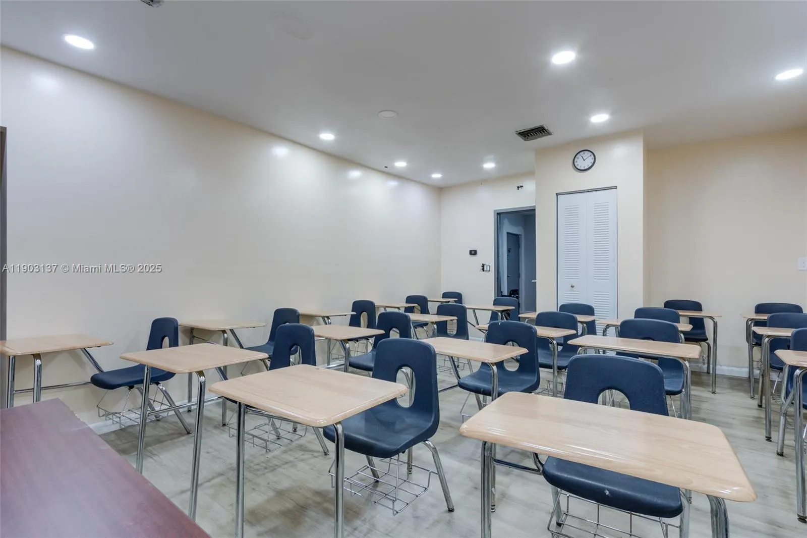 16190 Ne 11th Ct, North Miami Beach, Florida 33162, North Miami Beach, Florida 33162, ,Commercial Sale,For Sale,16190 Ne 11th Ct, North Miami Beach, Florida 33162,A11903137