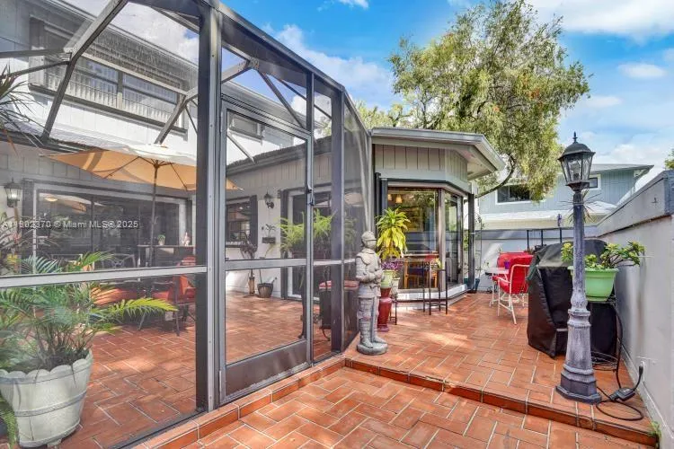 10026 Nw 52nd Ter, Doral, Florida 33178, Doral, Florida 33178, 3 Bedrooms Bedrooms, ,3 BathroomsBathrooms,Residential,For Sale,10026 Nw 52nd Ter, Doral, Florida 33178,A11902370