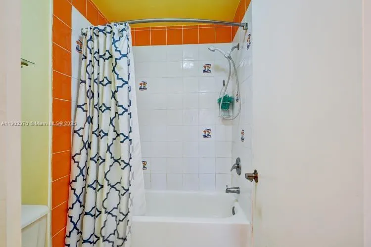 10026 Nw 52nd Ter, Doral, Florida 33178, Doral, Florida 33178, 3 Bedrooms Bedrooms, ,3 BathroomsBathrooms,Residential,For Sale,10026 Nw 52nd Ter, Doral, Florida 33178,A11902370