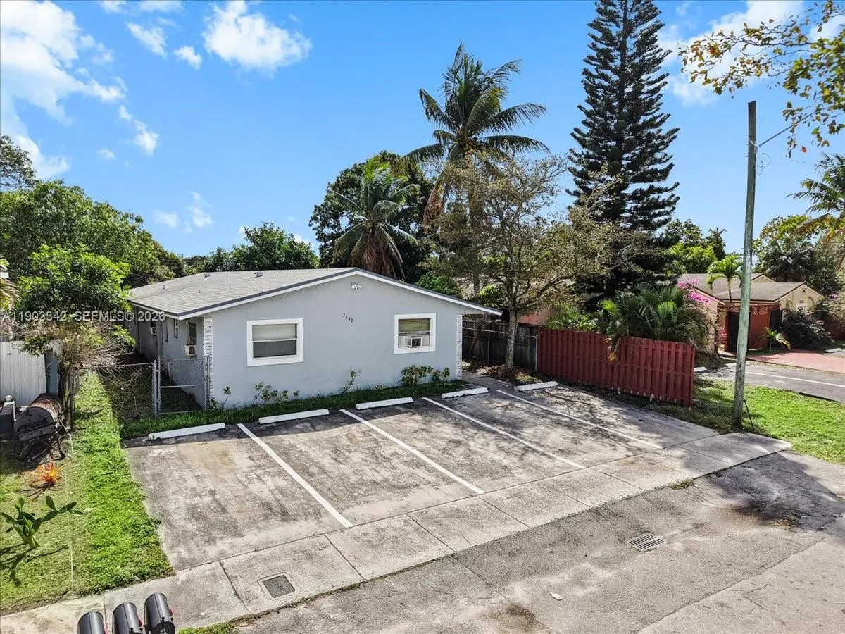 2142 Nw 8th St, Fort Lauderdale, Florida 33311, Fort Lauderdale, Florida 33311, ,Residential Income,For Sale,2142 Nw 8th St, Fort Lauderdale, Florida 33311,A11903342