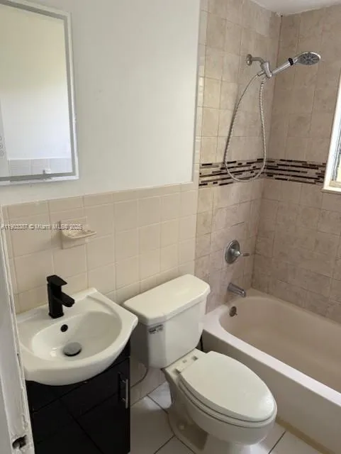 1027 Euclid Ave 5, Miami Beach, Florida 33139, Miami Beach, Florida 33139, ,1 BathroomBathrooms,Residential,For Sale,1027 Euclid Ave 5, Miami Beach, Florida 33139,A11903387