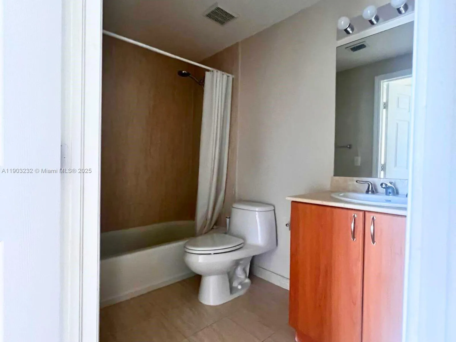 2425 Sw 27th Ave 1004, Miami, Florida 33145, Miami, Florida 33145, 2 Bedrooms Bedrooms, ,2 BathroomsBathrooms,Residential Lease,For Rent,2425 Sw 27th Ave 1004, Miami, Florida 33145,A11903232