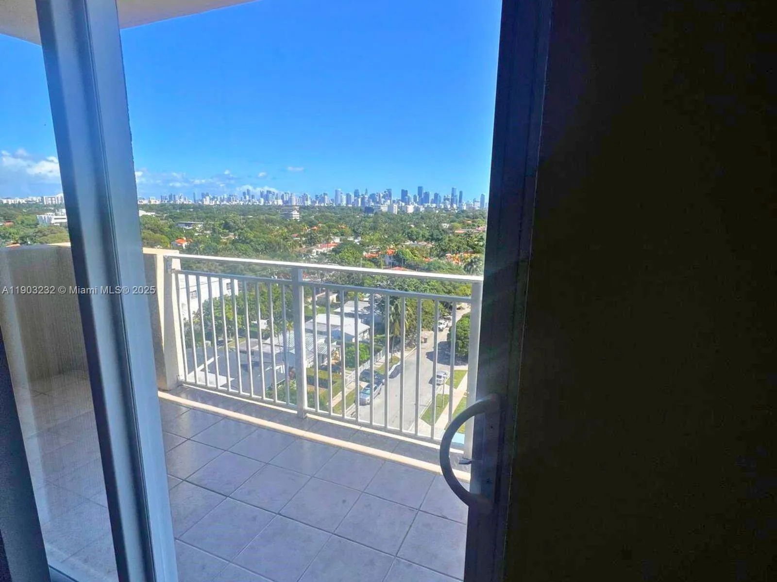 2425 Sw 27th Ave 1004, Miami, Florida 33145, Miami, Florida 33145, 2 Bedrooms Bedrooms, ,2 BathroomsBathrooms,Residential Lease,For Rent,2425 Sw 27th Ave 1004, Miami, Florida 33145,A11903232