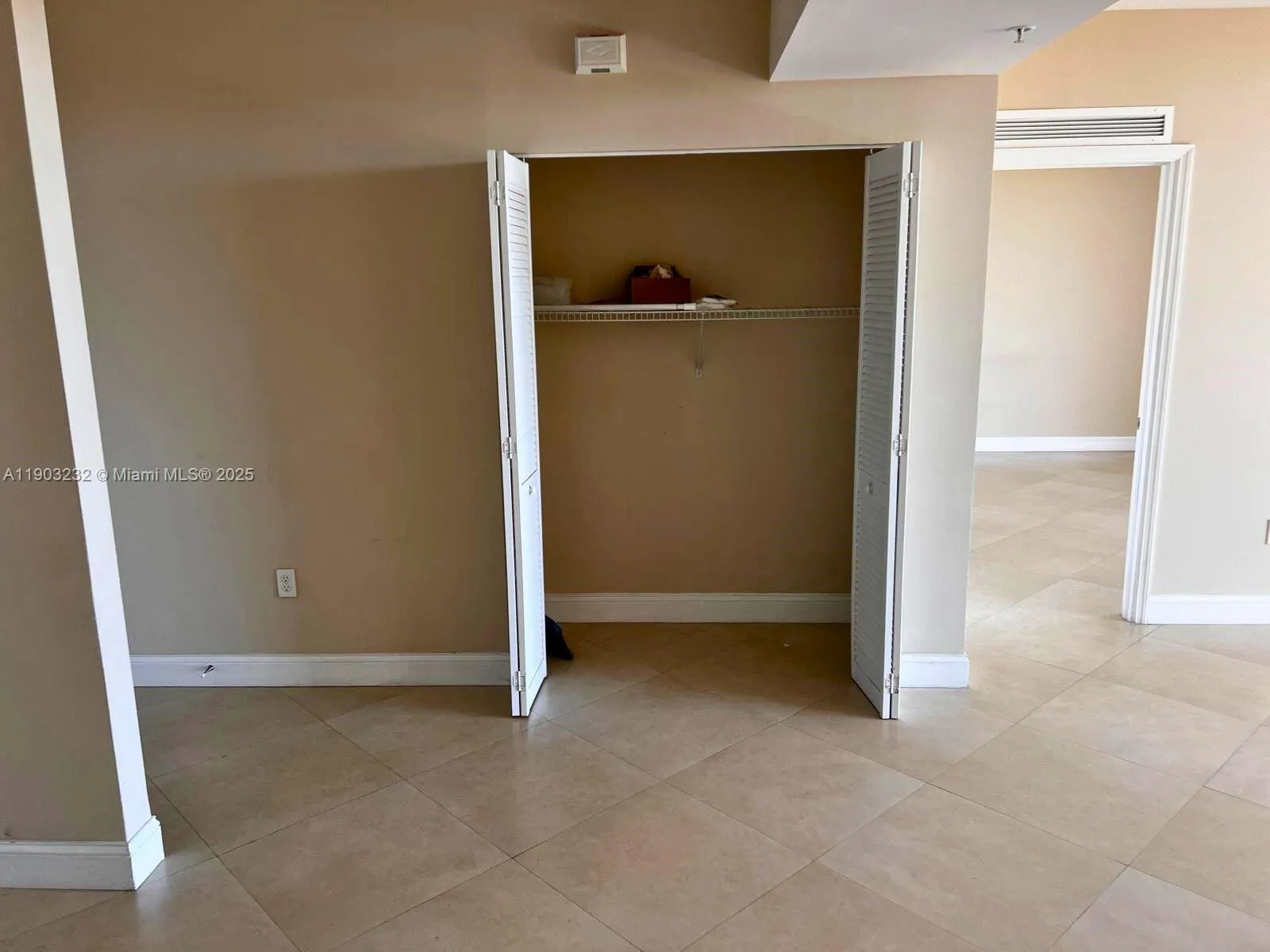 2425 Sw 27th Ave 1004, Miami, Florida 33145, Miami, Florida 33145, 2 Bedrooms Bedrooms, ,2 BathroomsBathrooms,Residential Lease,For Rent,2425 Sw 27th Ave 1004, Miami, Florida 33145,A11903232