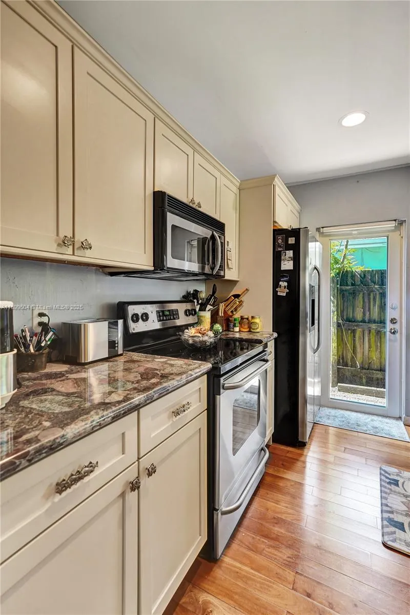 423 Se 19th St, Fort Lauderdale, Florida 33316, Fort Lauderdale, Florida 33316, ,Commercial Sale,For Sale,423 Se 19th St, Fort Lauderdale, Florida 33316,A11899504