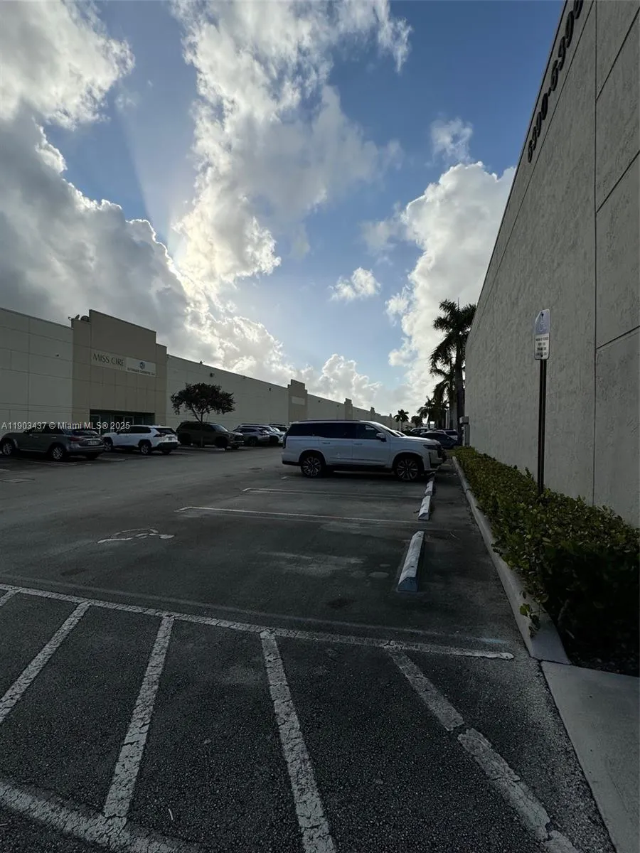 6390 Nw 97th Ave 10, Doral, Florida 33178, Doral, Florida 33178, ,Commercial Lease,For Rent,6390 Nw 97th Ave 10, Doral, Florida 33178,A11903437